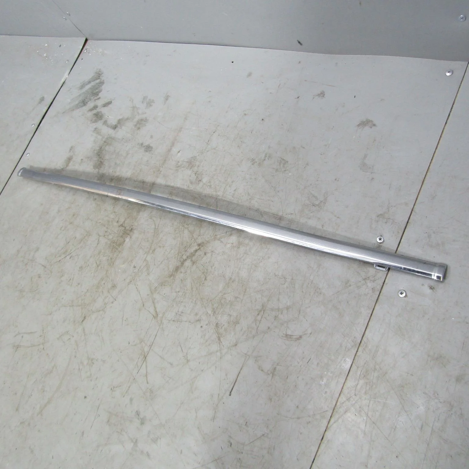 Молдинг заднего бампера центральный JAGUAR S-type