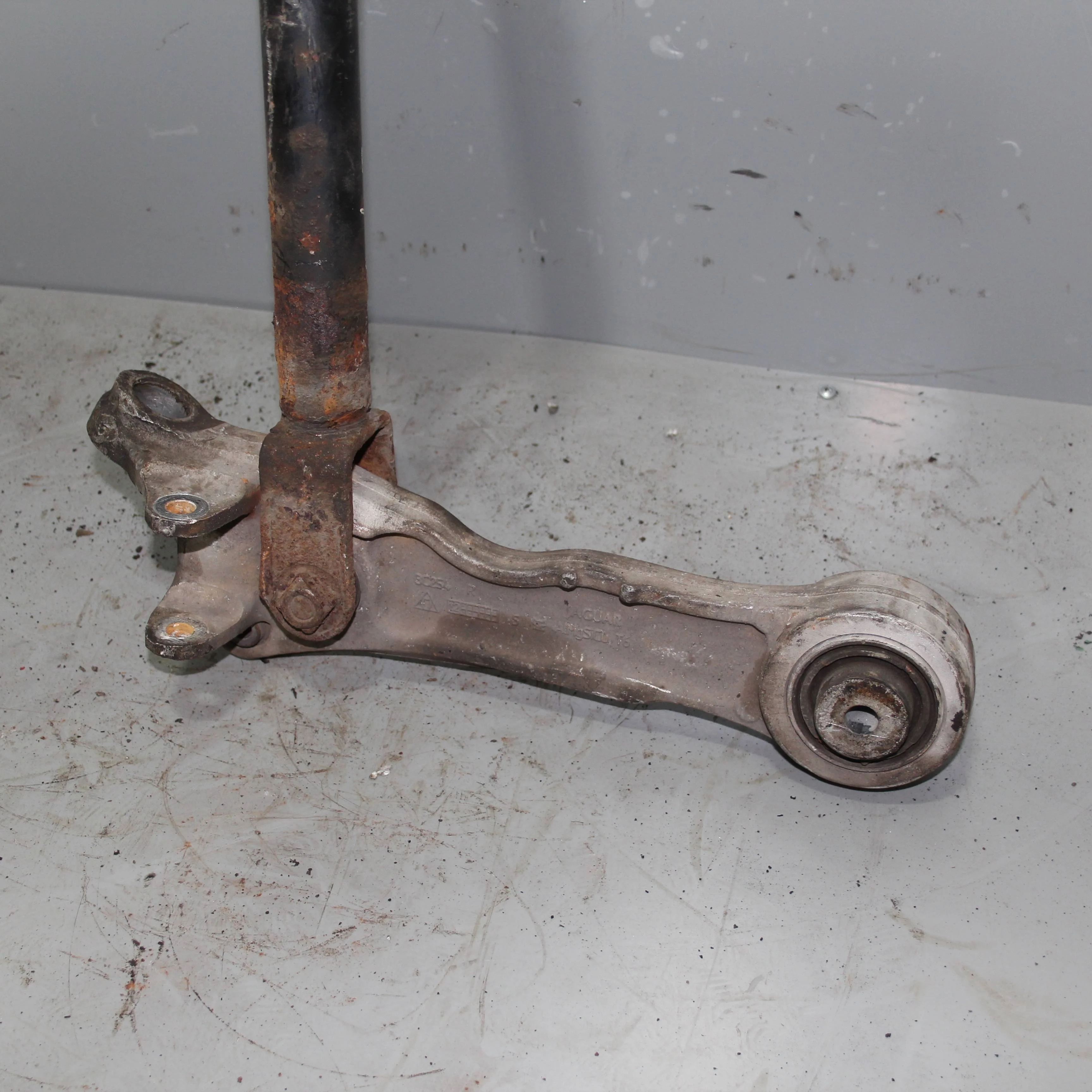 Рычаг передний нижний правый JAGUAR S-type I рест