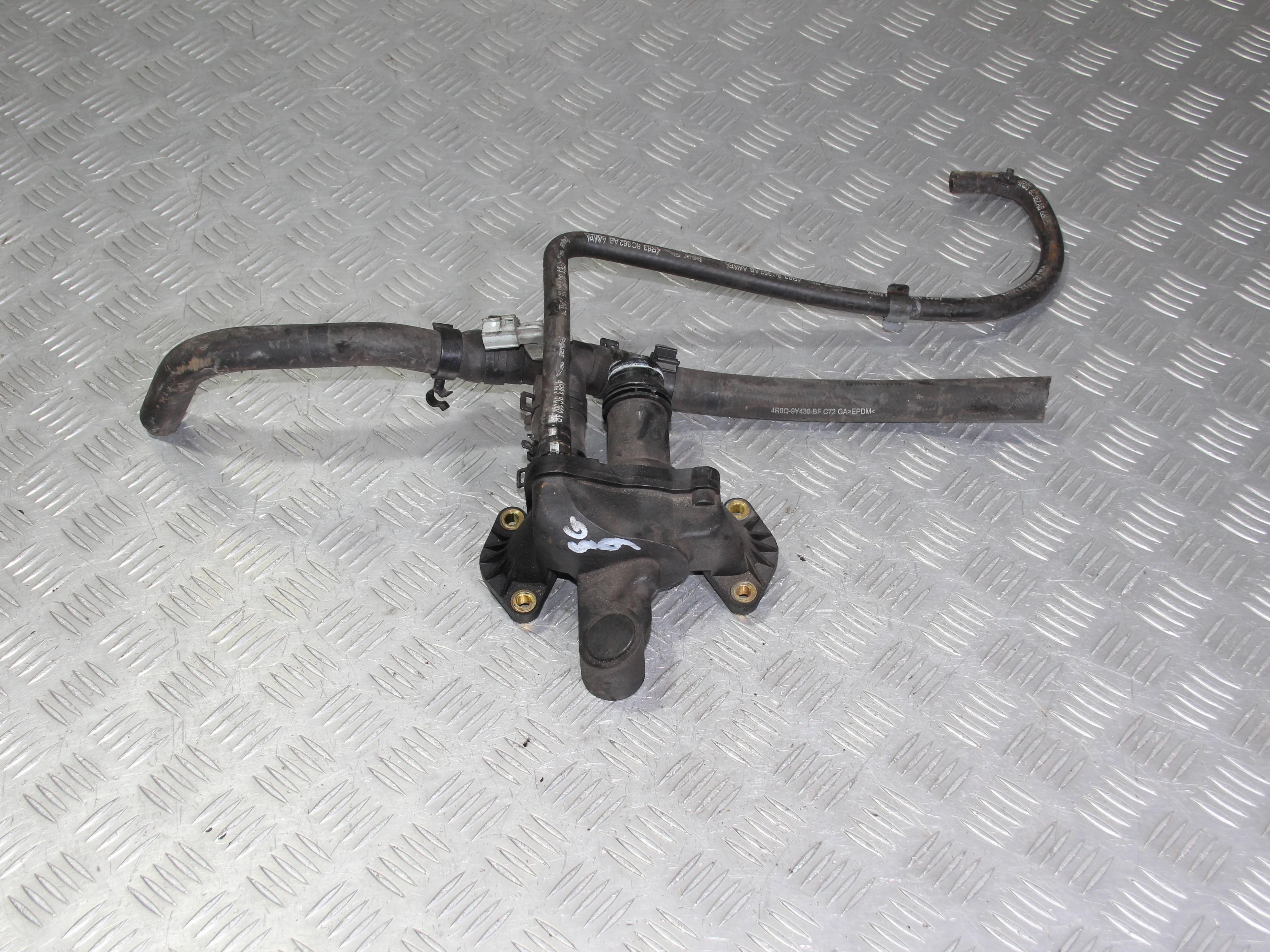 Патрубок радиатора (тройник) JAGUAR S-type I рест