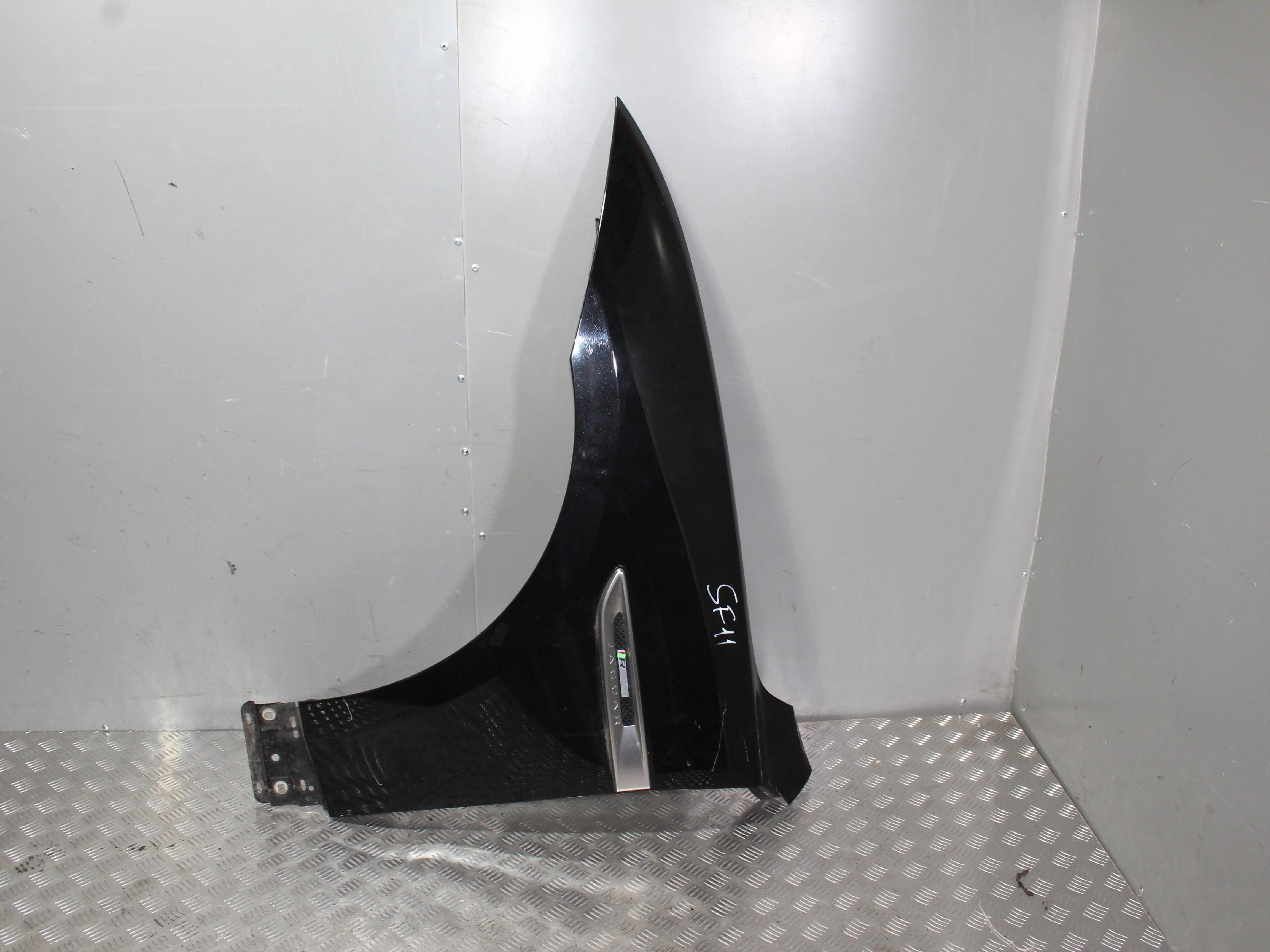 Крыло переднее левое JAGUAR F-pace I (2016—2020)