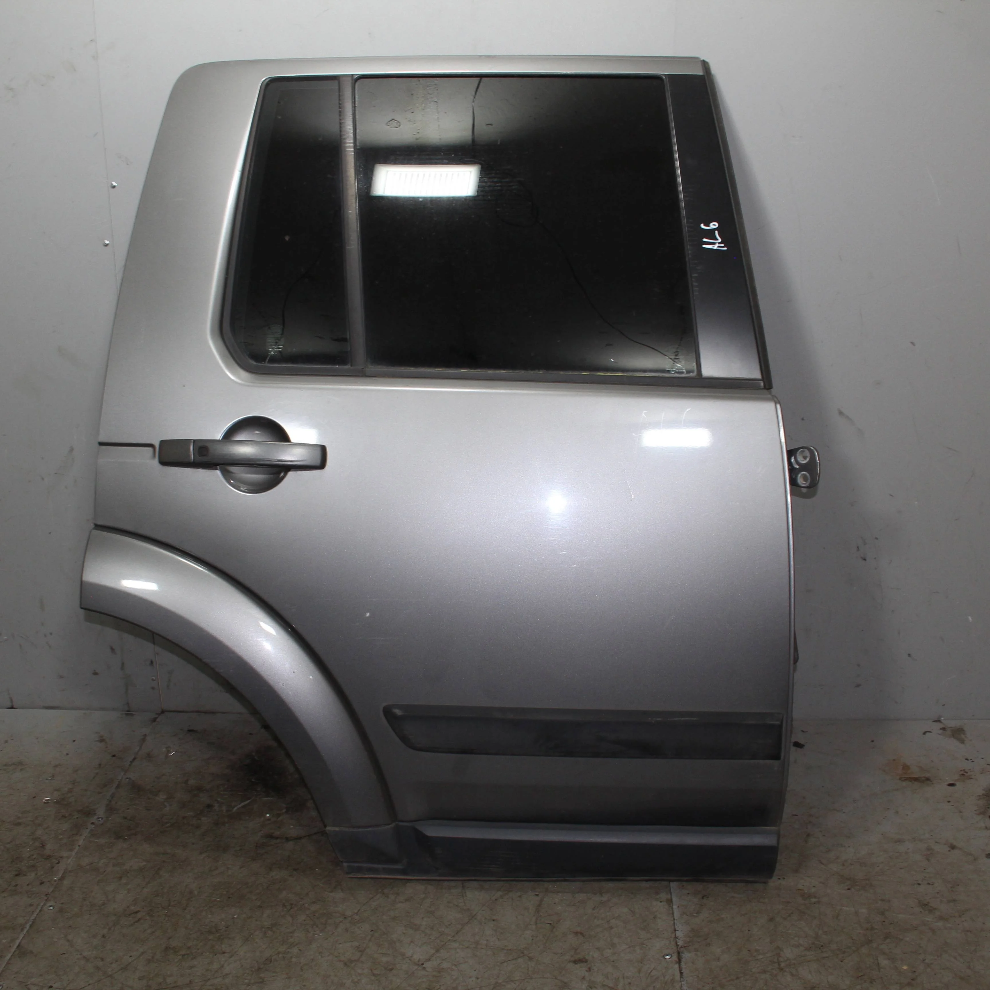 Дверь задняя правая LAND ROVER Discovery IV (2009