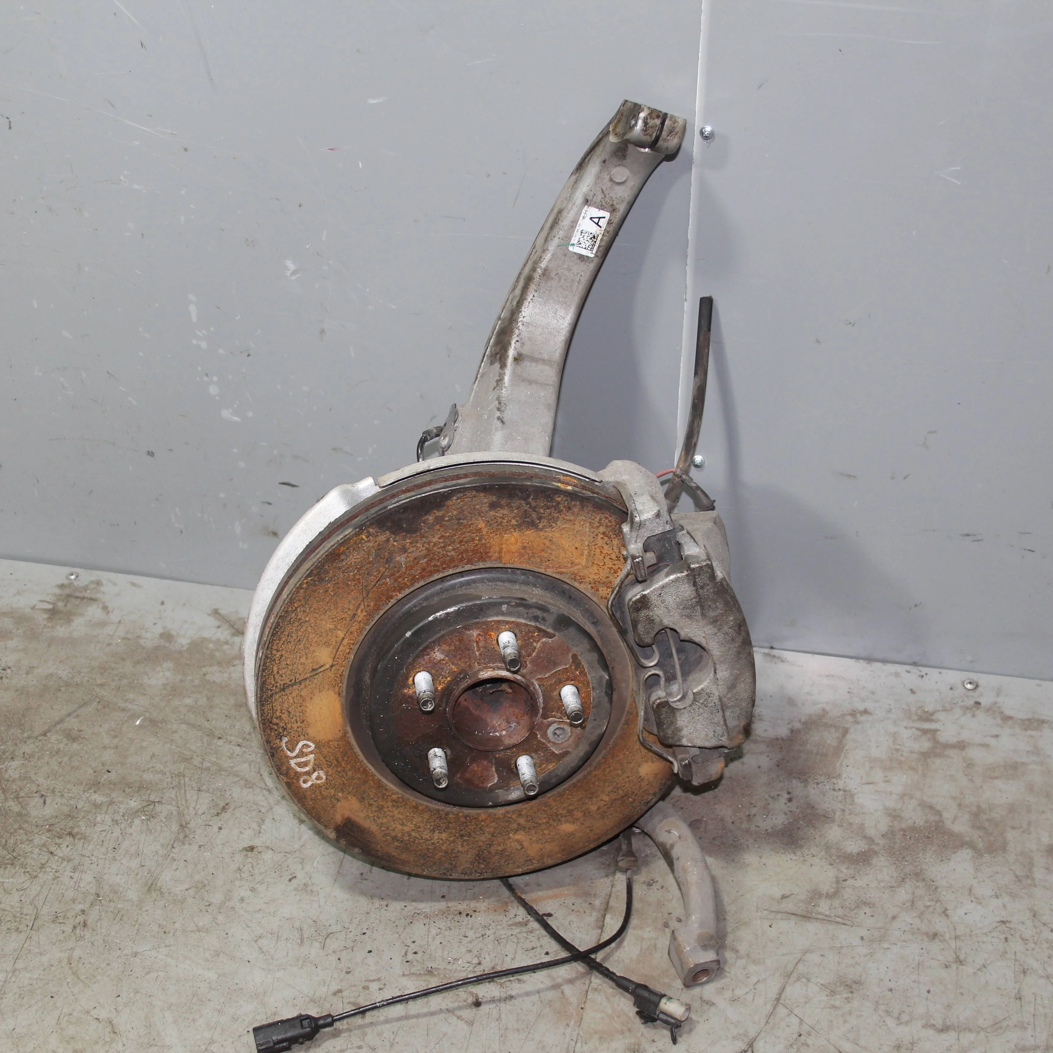 Кулак поворотный передний левый JAGUAR XE I (2015