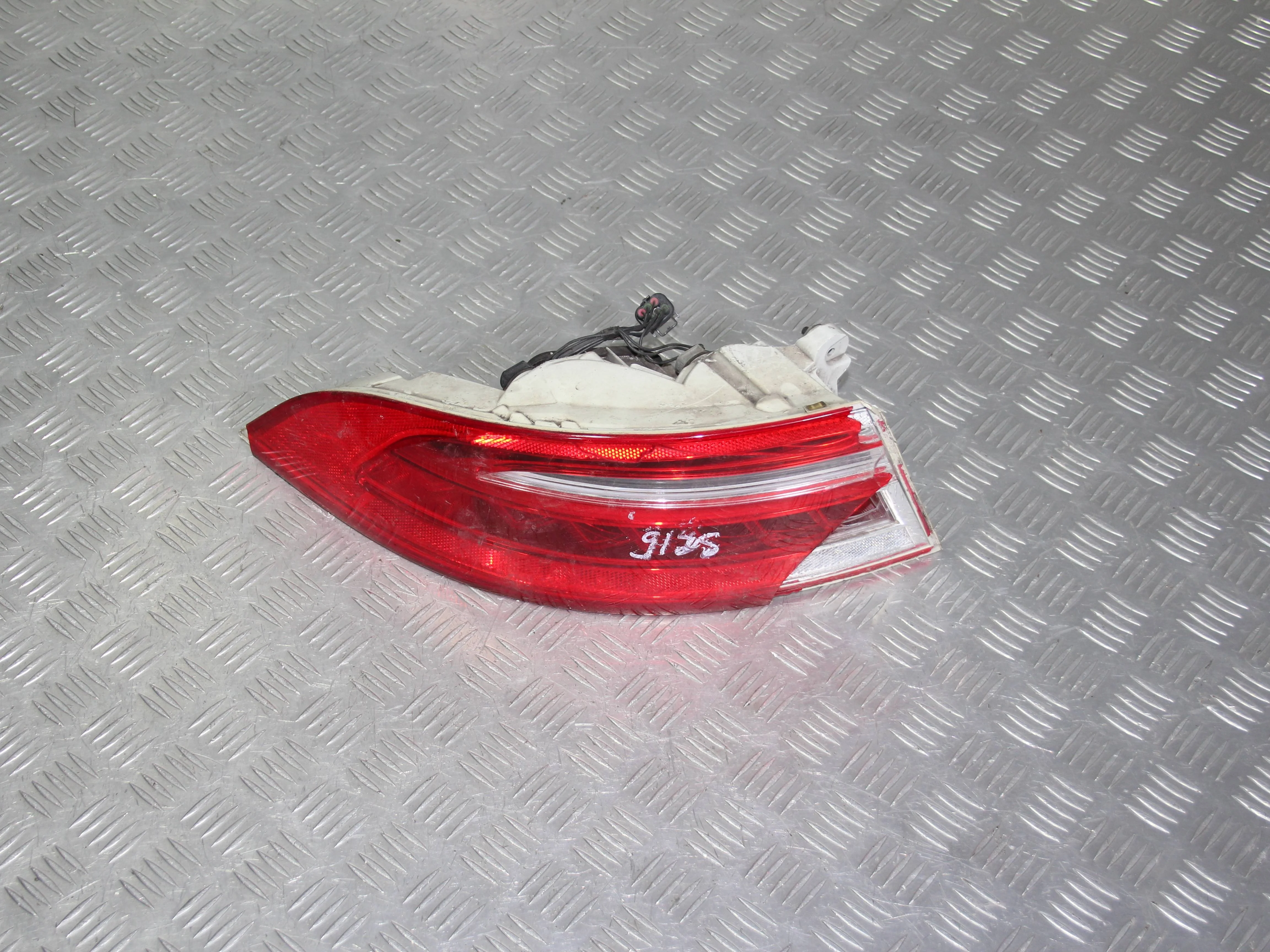 Фонарь задний наружный левый JAGUAR XE I (2015—20