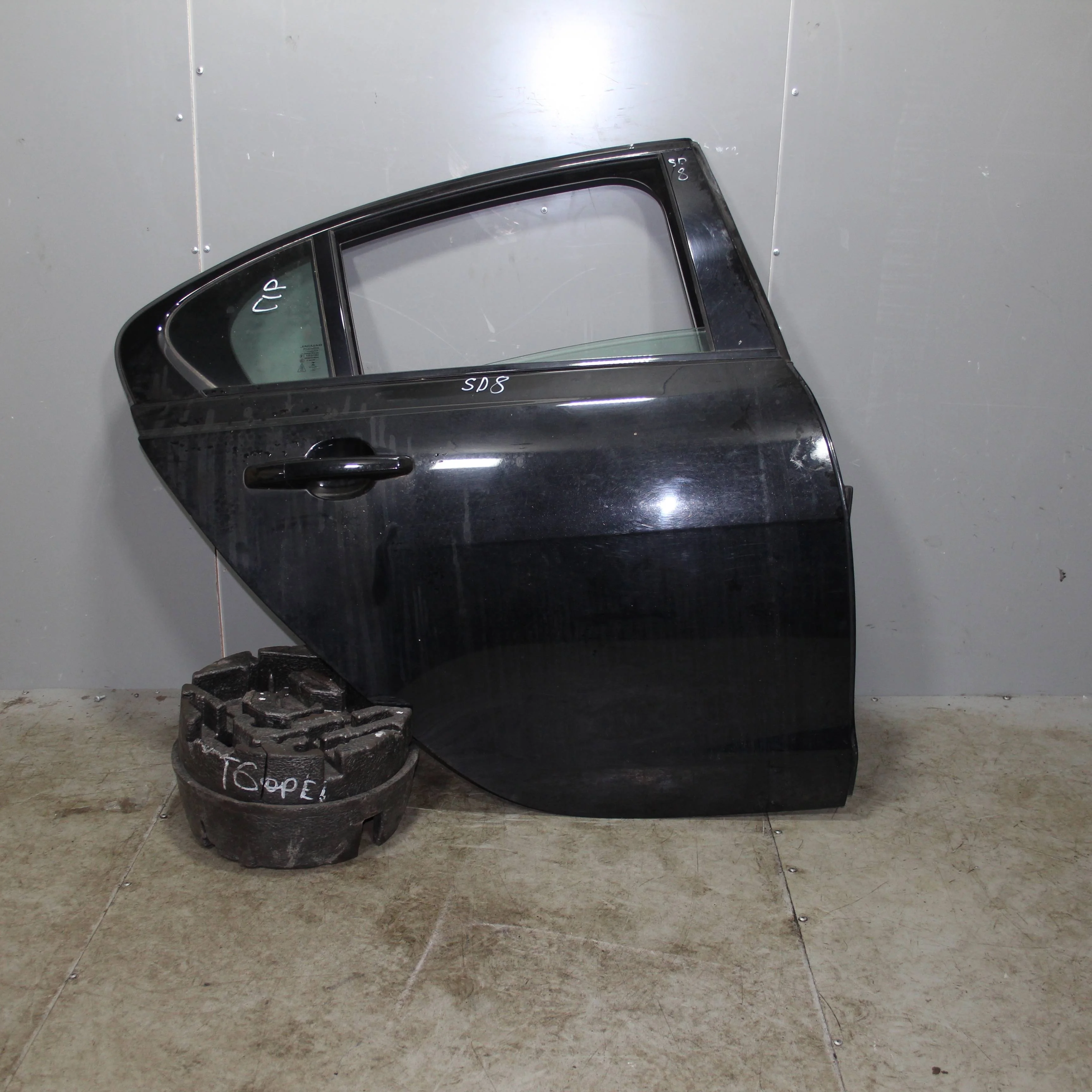 Дверь задняя правая JAGUAR XE I (2015—2019)