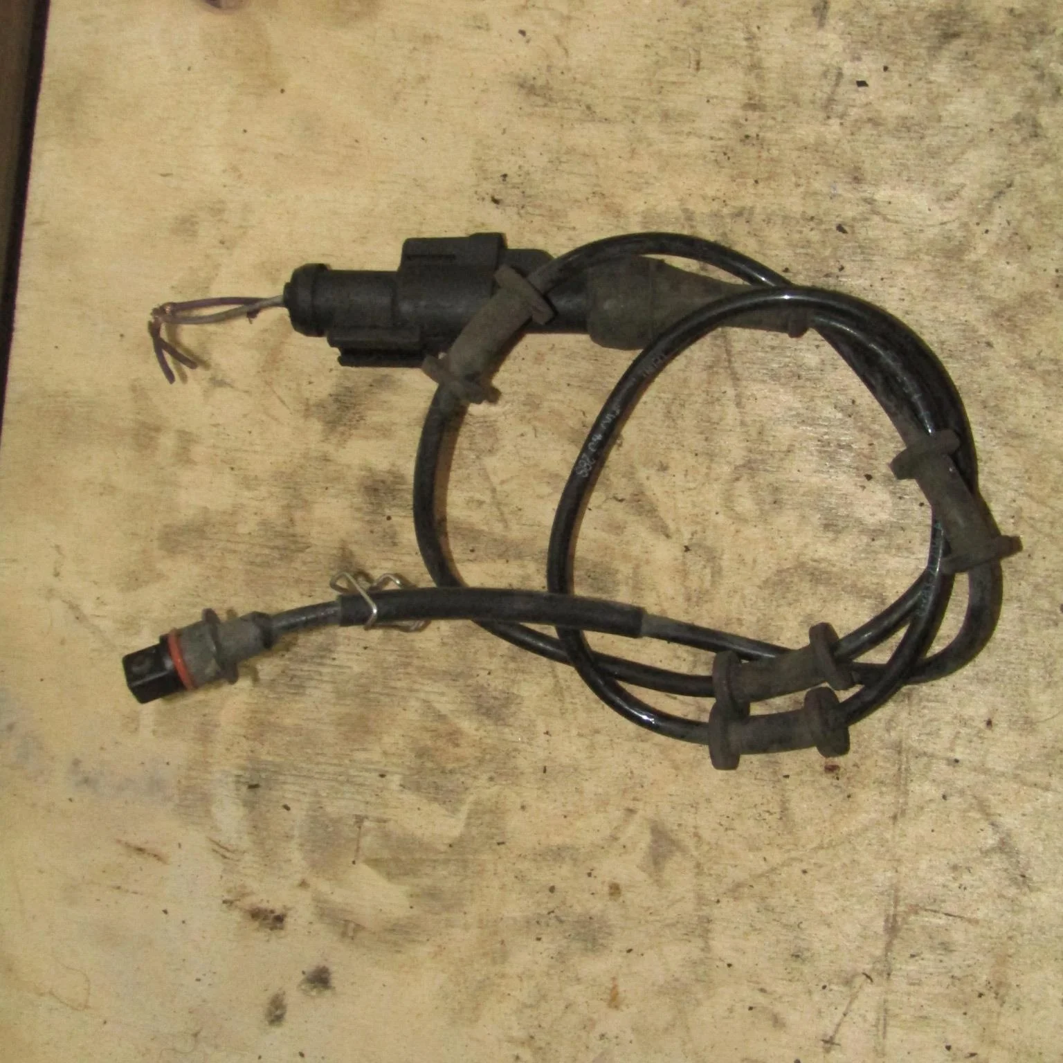 Датчик ABS передний JAGUAR XF