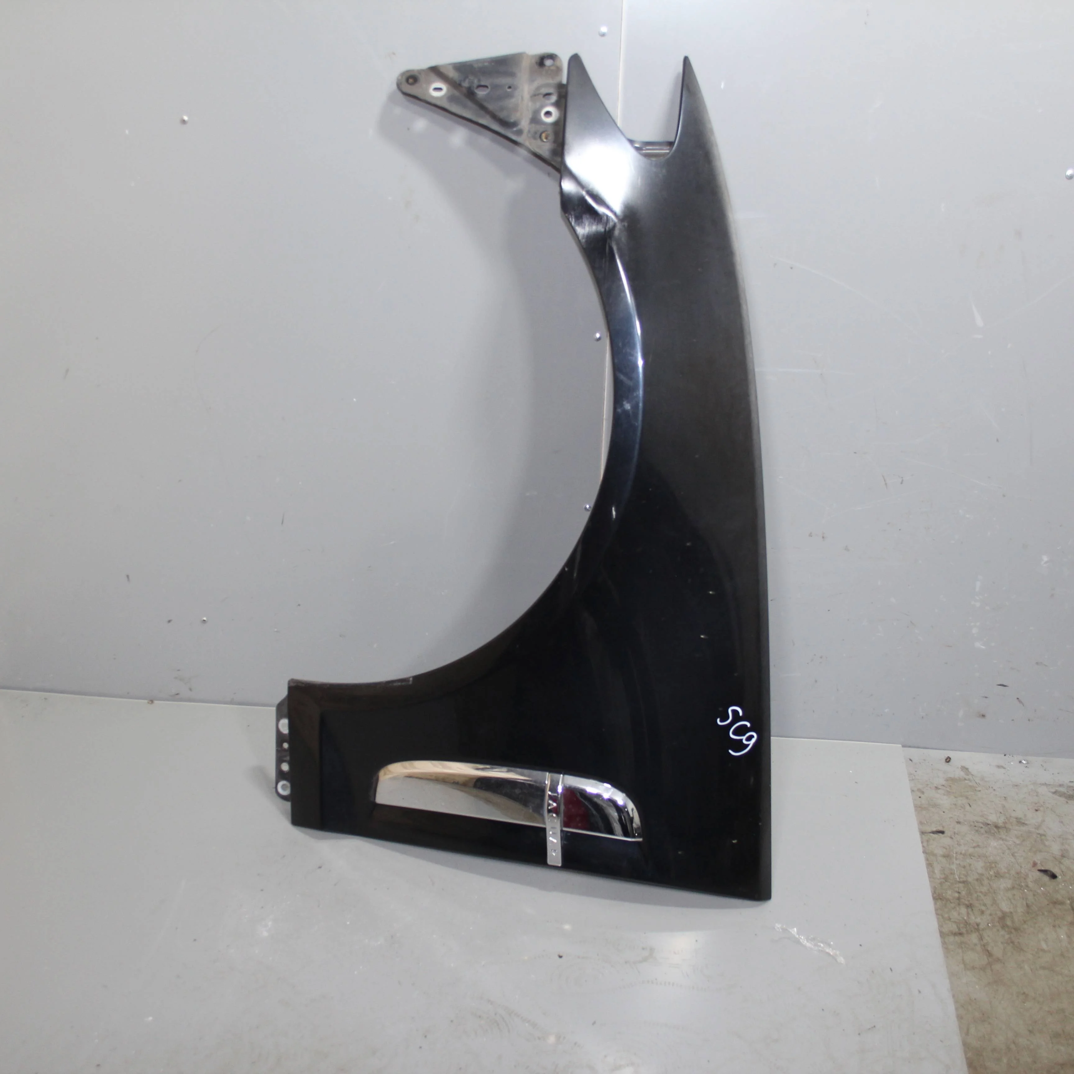 Крыло переднее левое JAGUAR XF I (2007—2011)