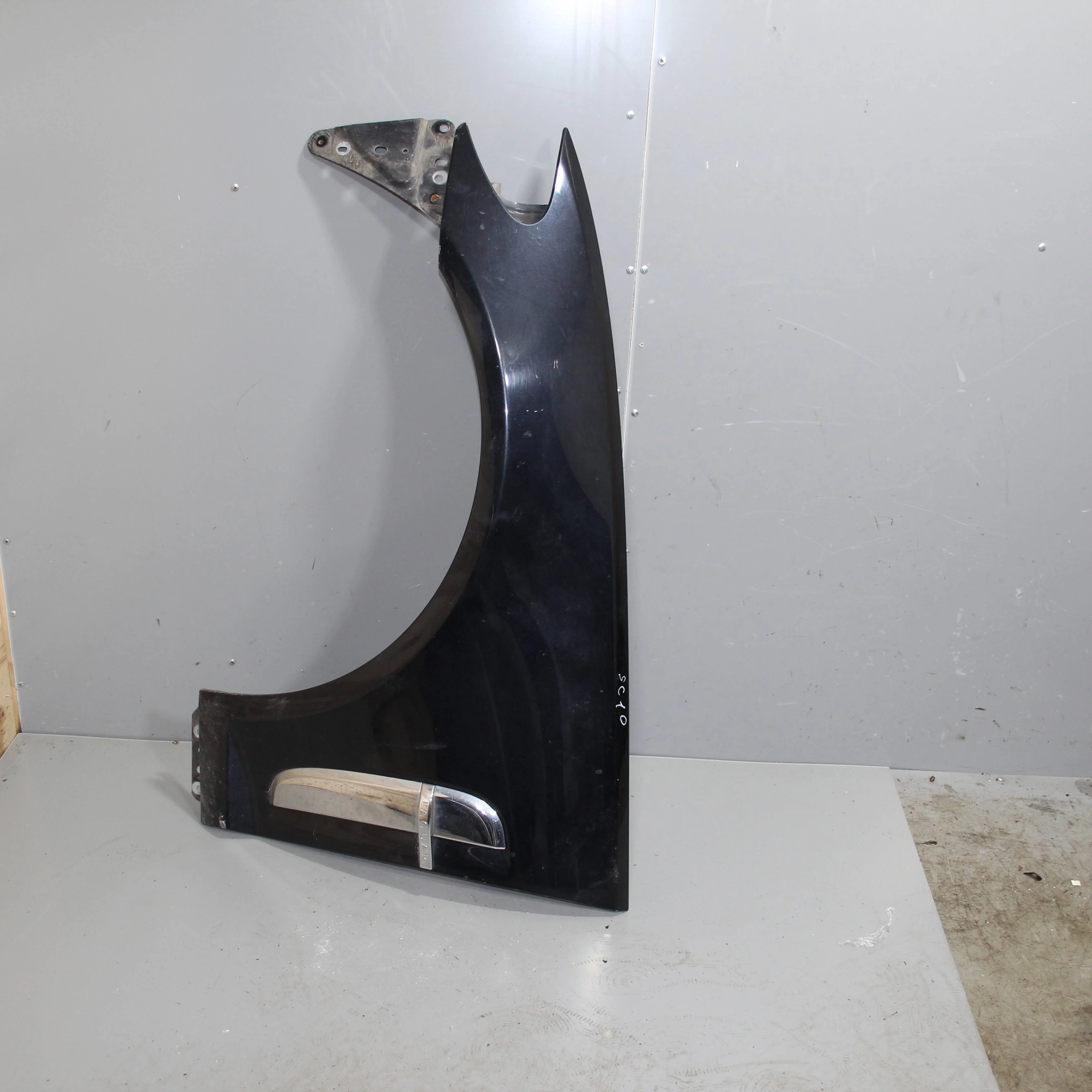 Крыло переднее левое JAGUAR XF I (2007—2011)