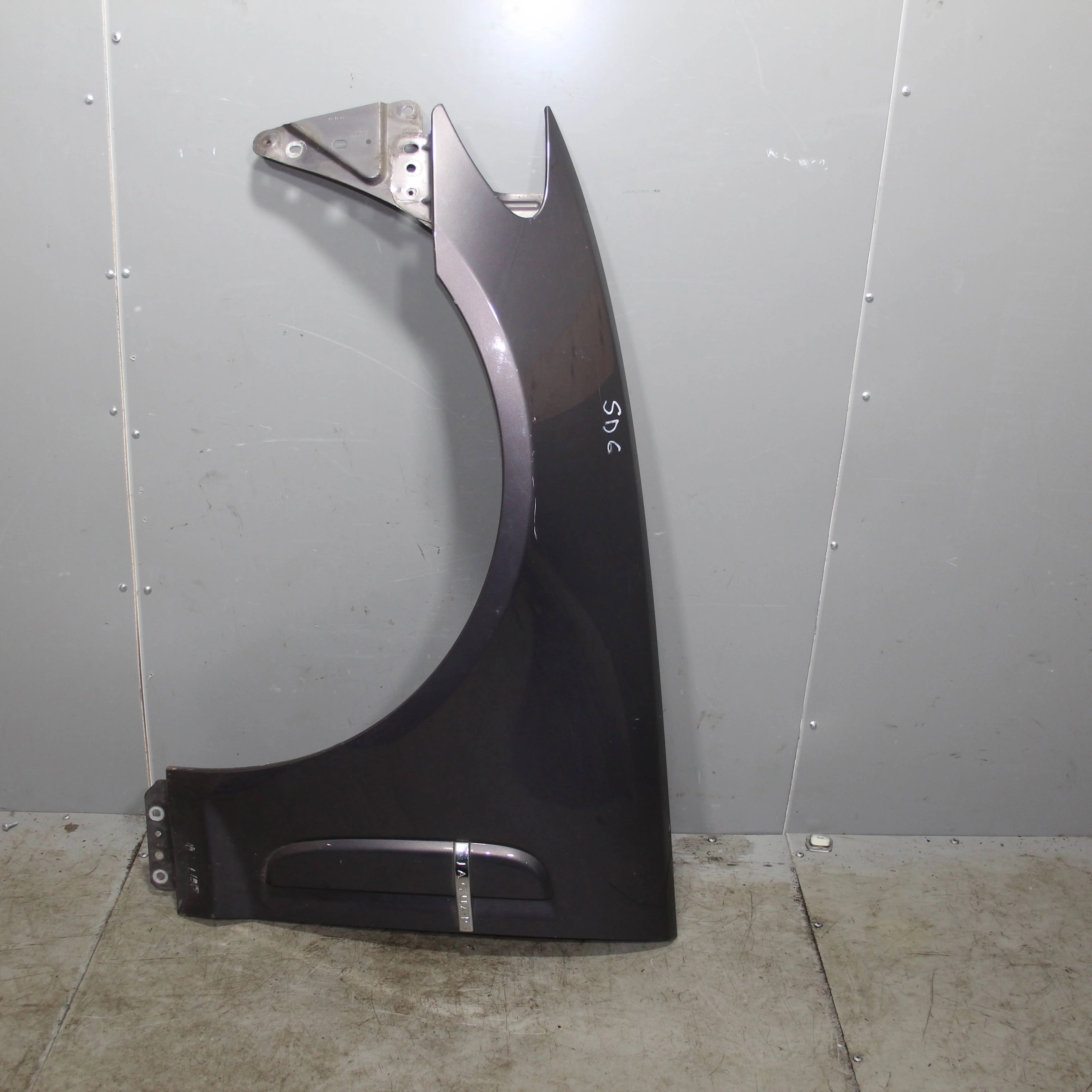 Крыло переднее левое JAGUAR XF I (2007—2011)