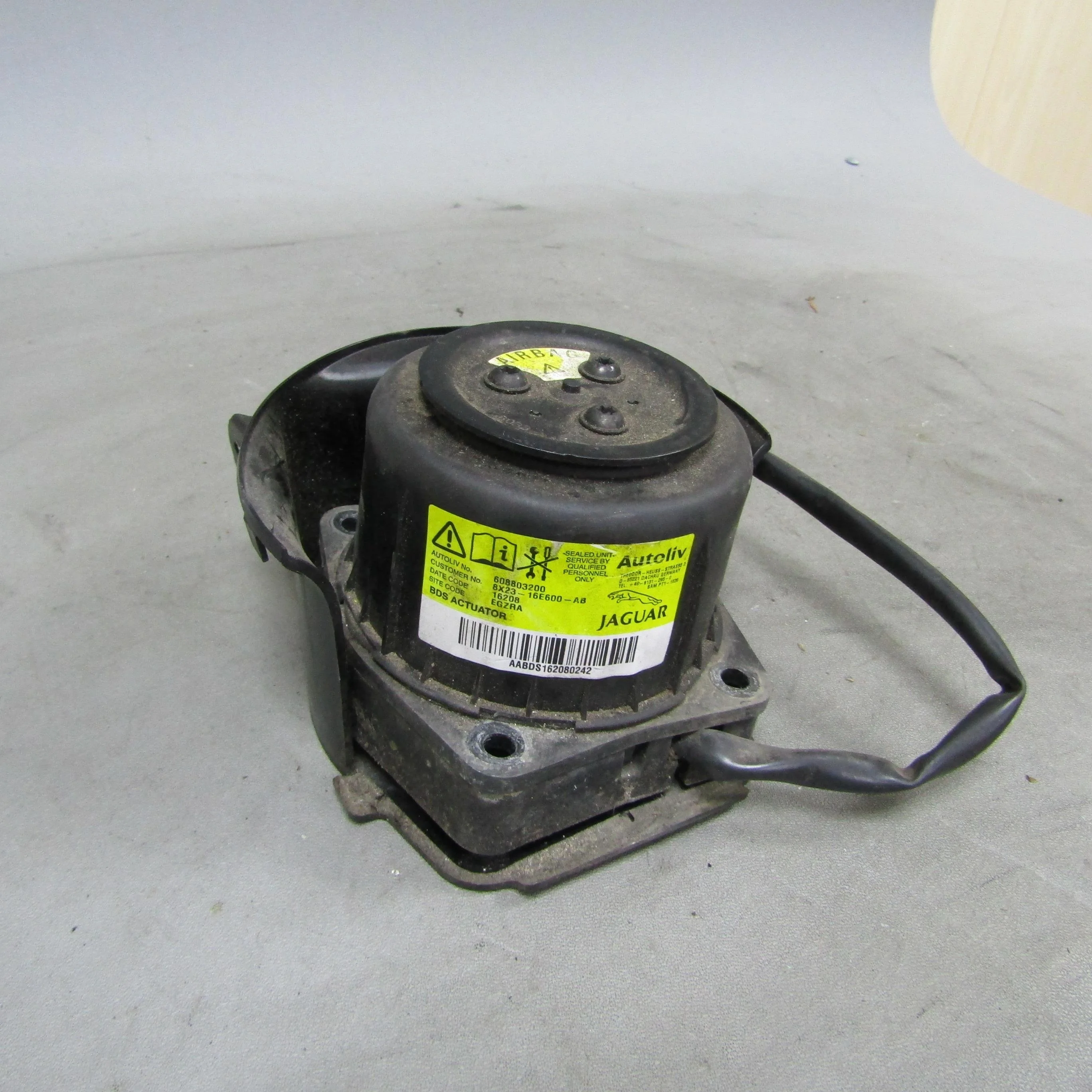 Подушка безопасности пешехода JAGUAR XF I (2007—2