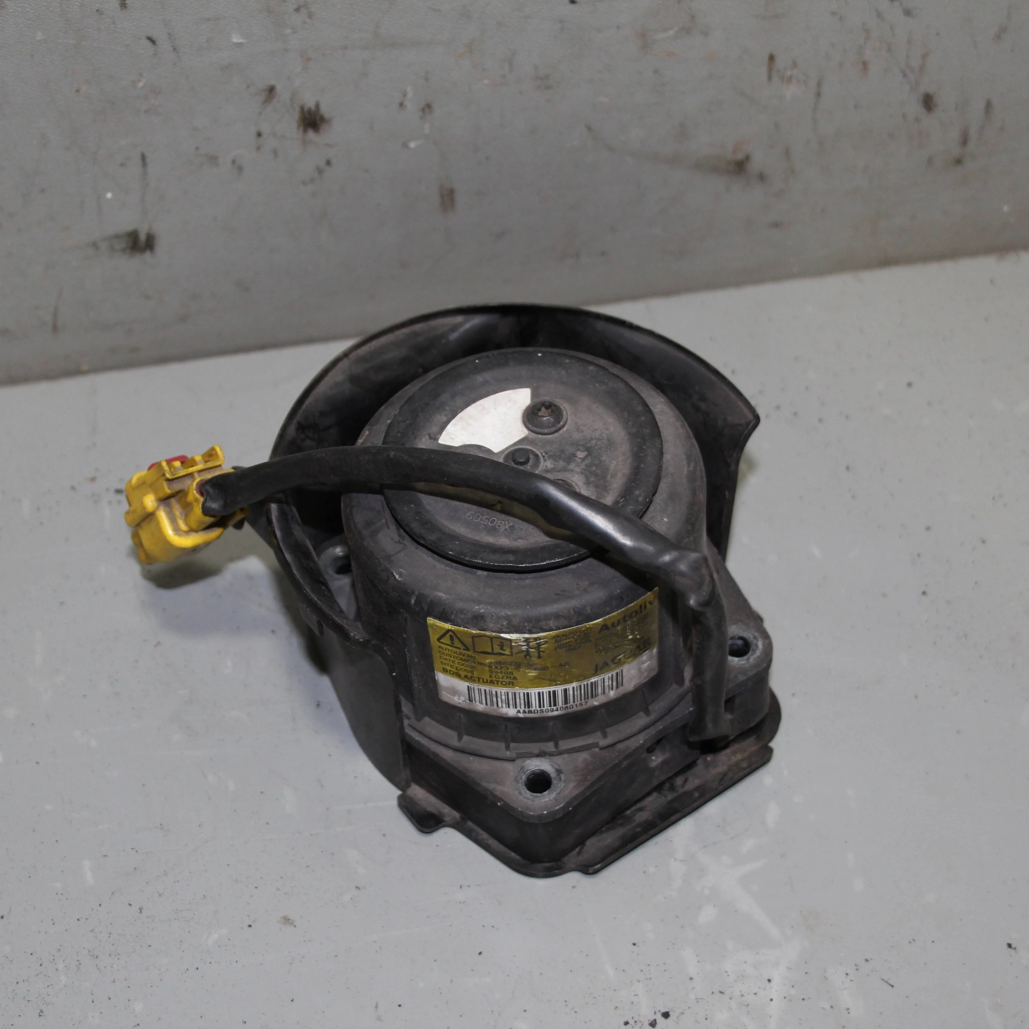 Подушка безопасности пешехода JAGUAR XF I (2007—2