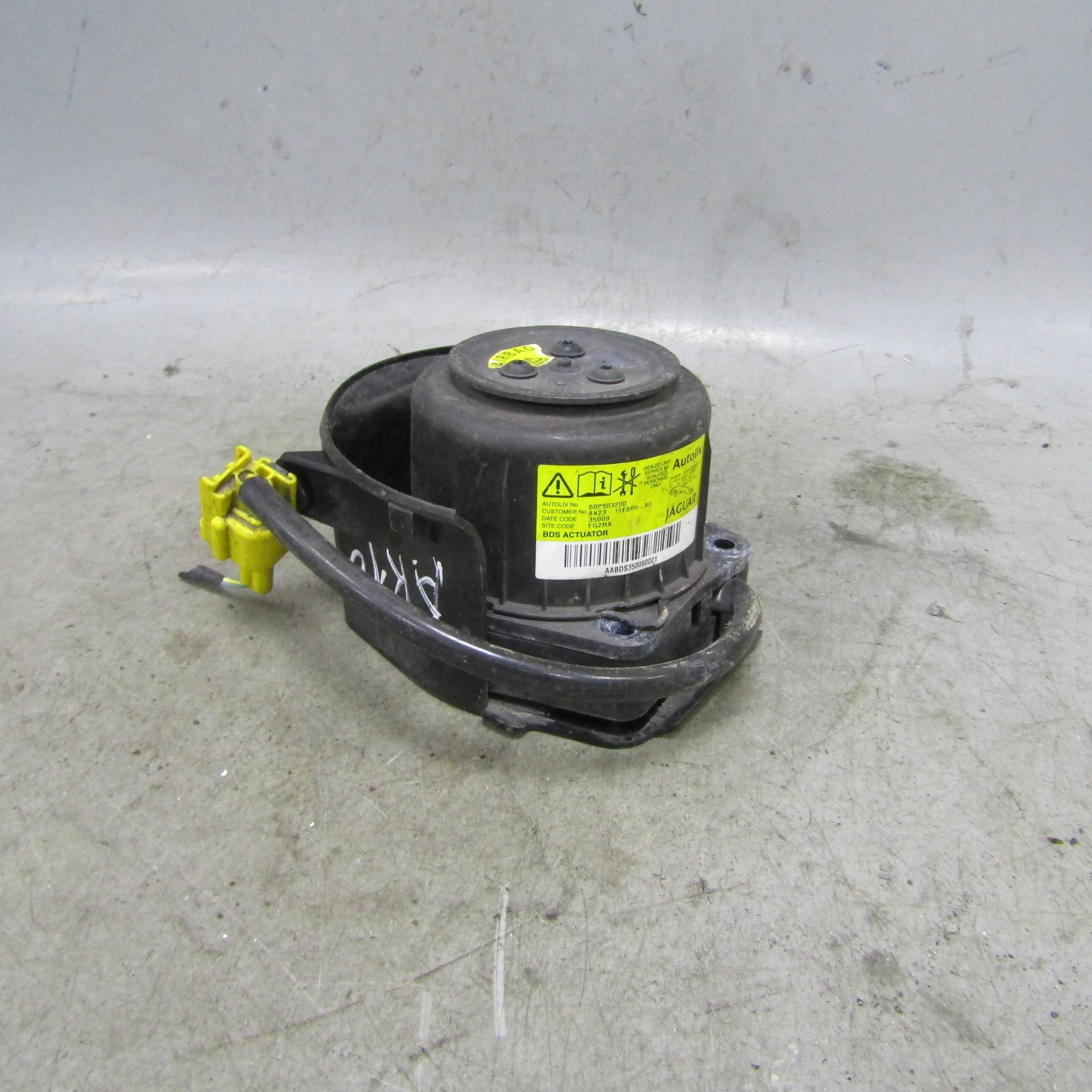 Подушка безопасности пешехода JAGUAR XF I (2007—2