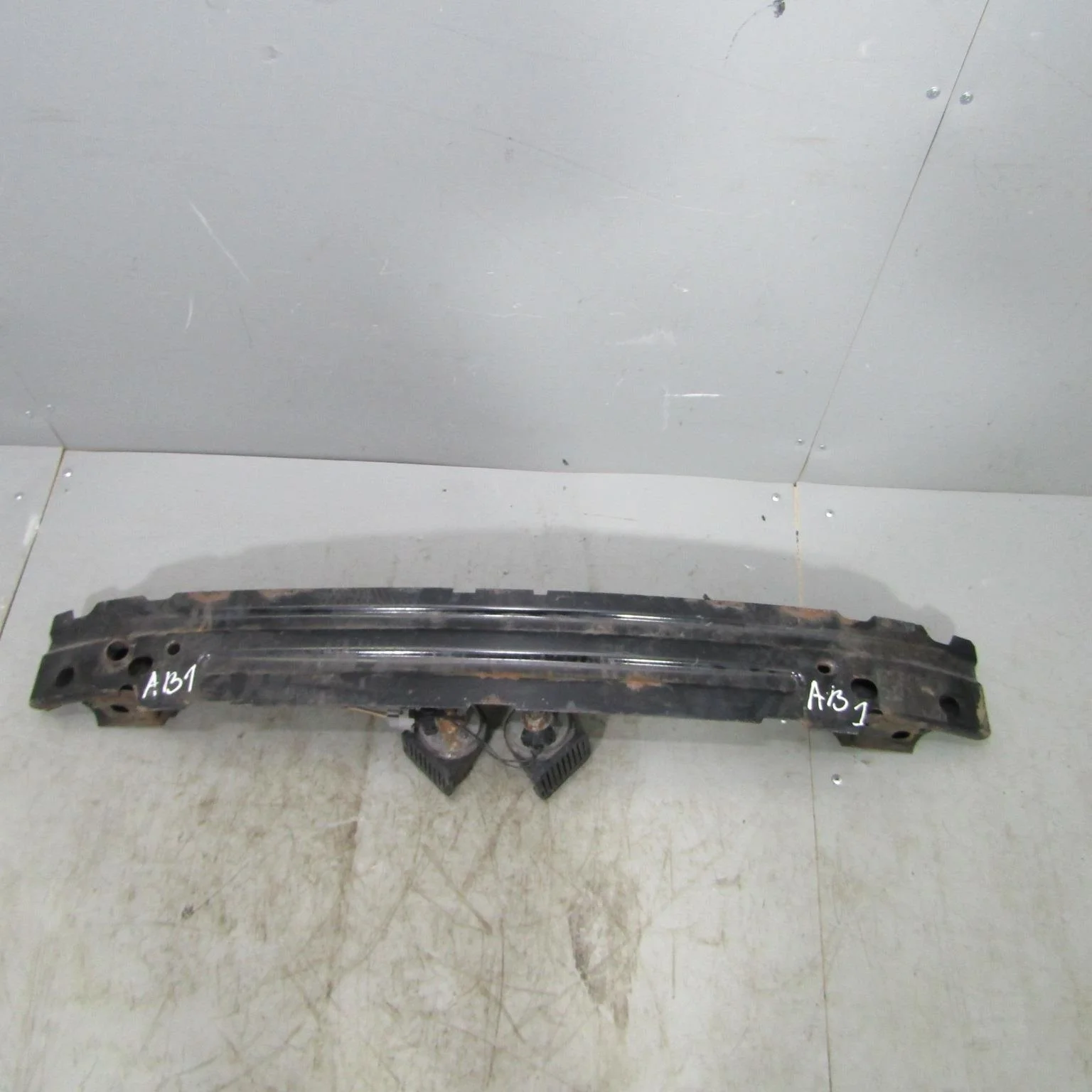 Усилитель переднего бампера JAGUAR XF I (2007—201