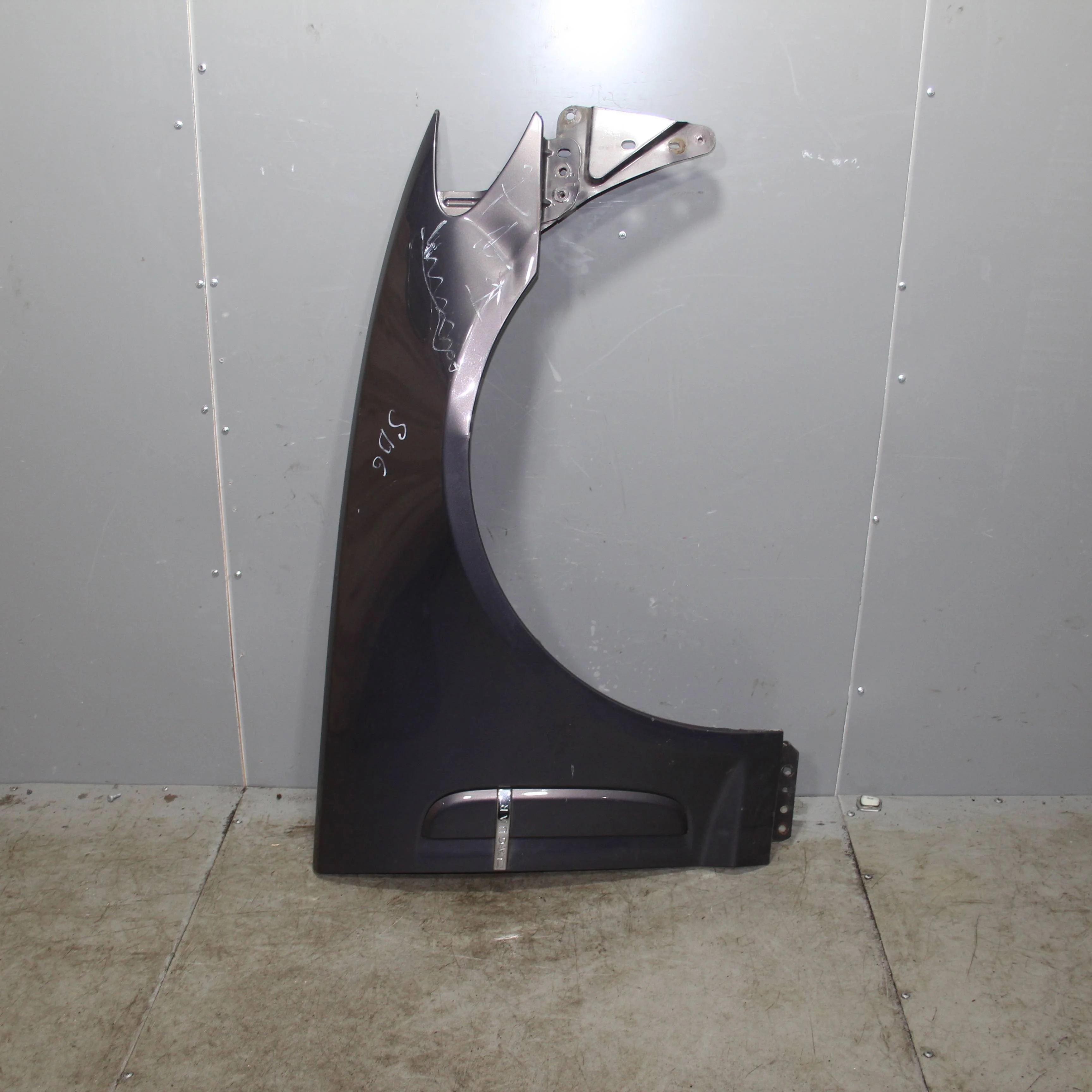 Крыло переднее правое JAGUAR XF I (2007—2011)