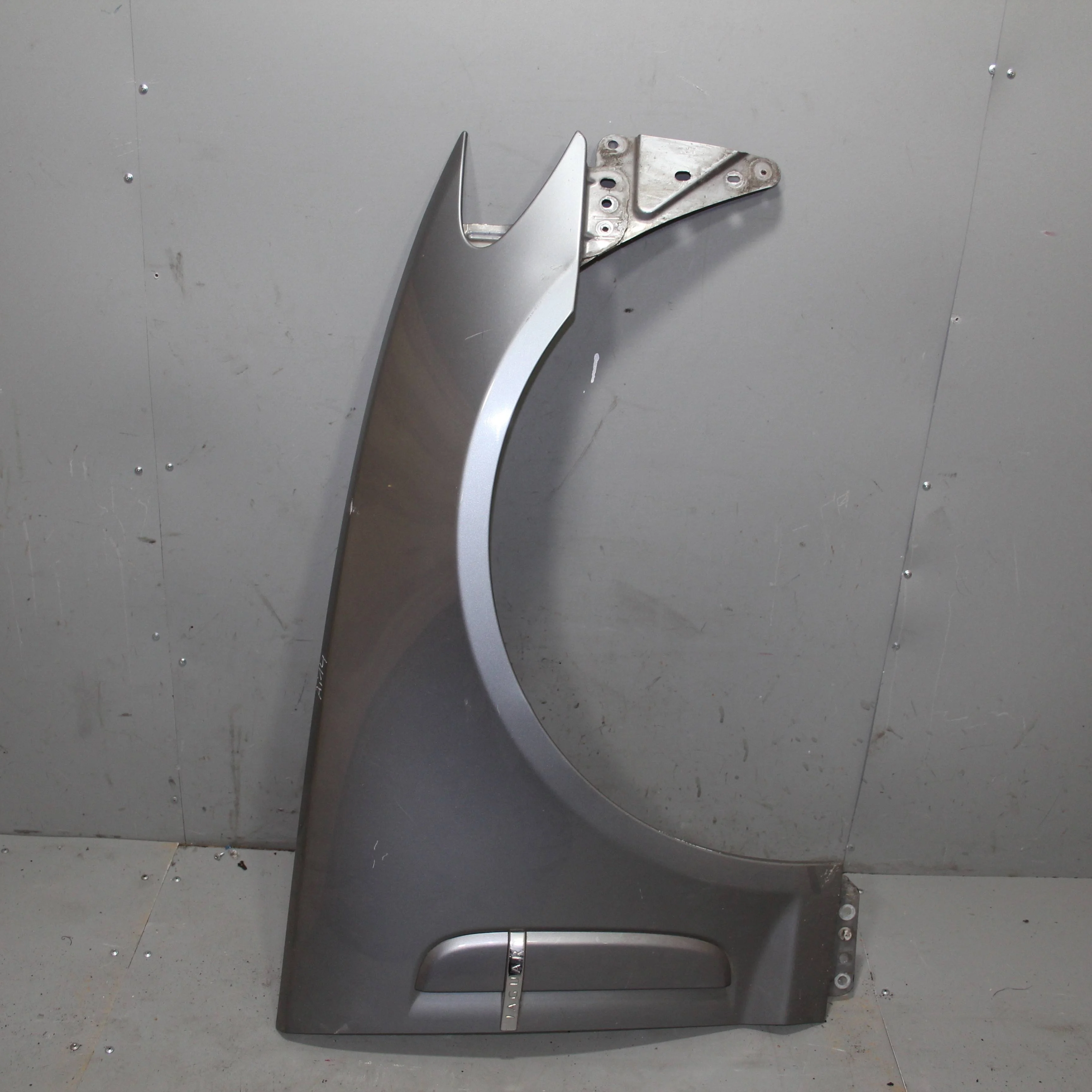 Крыло переднее правое JAGUAR XF I (2007—2011)