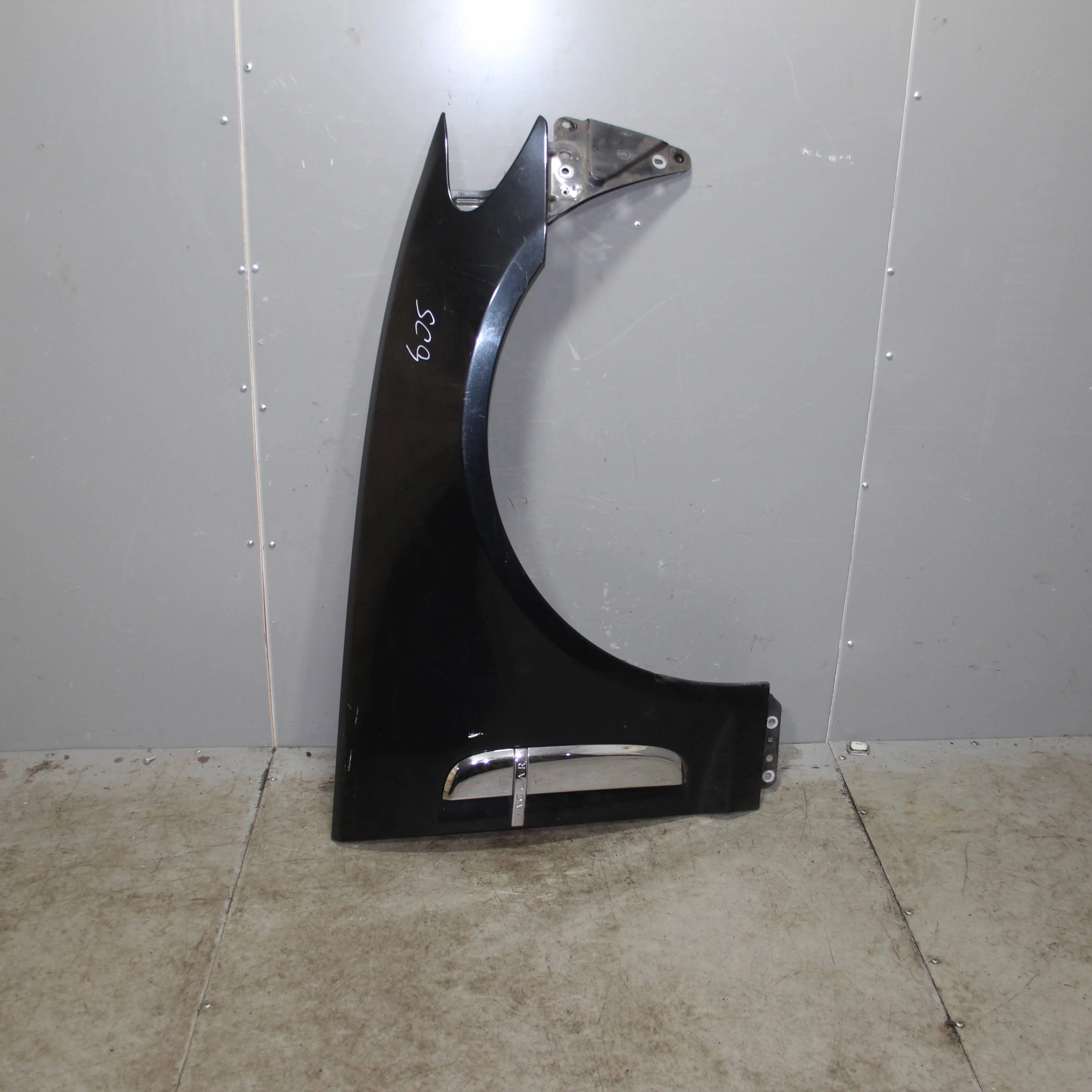 Крыло переднее правое JAGUAR XF I (2007—2011)