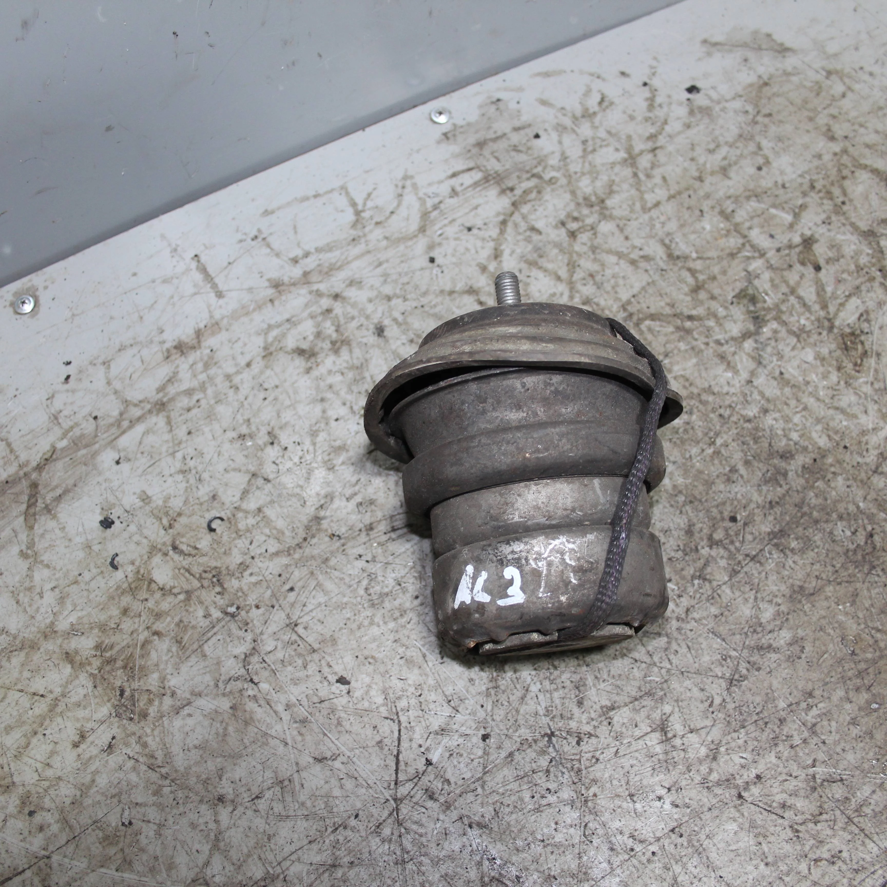 Опора двигателя передняя JAGUAR XF I (2007—2011)