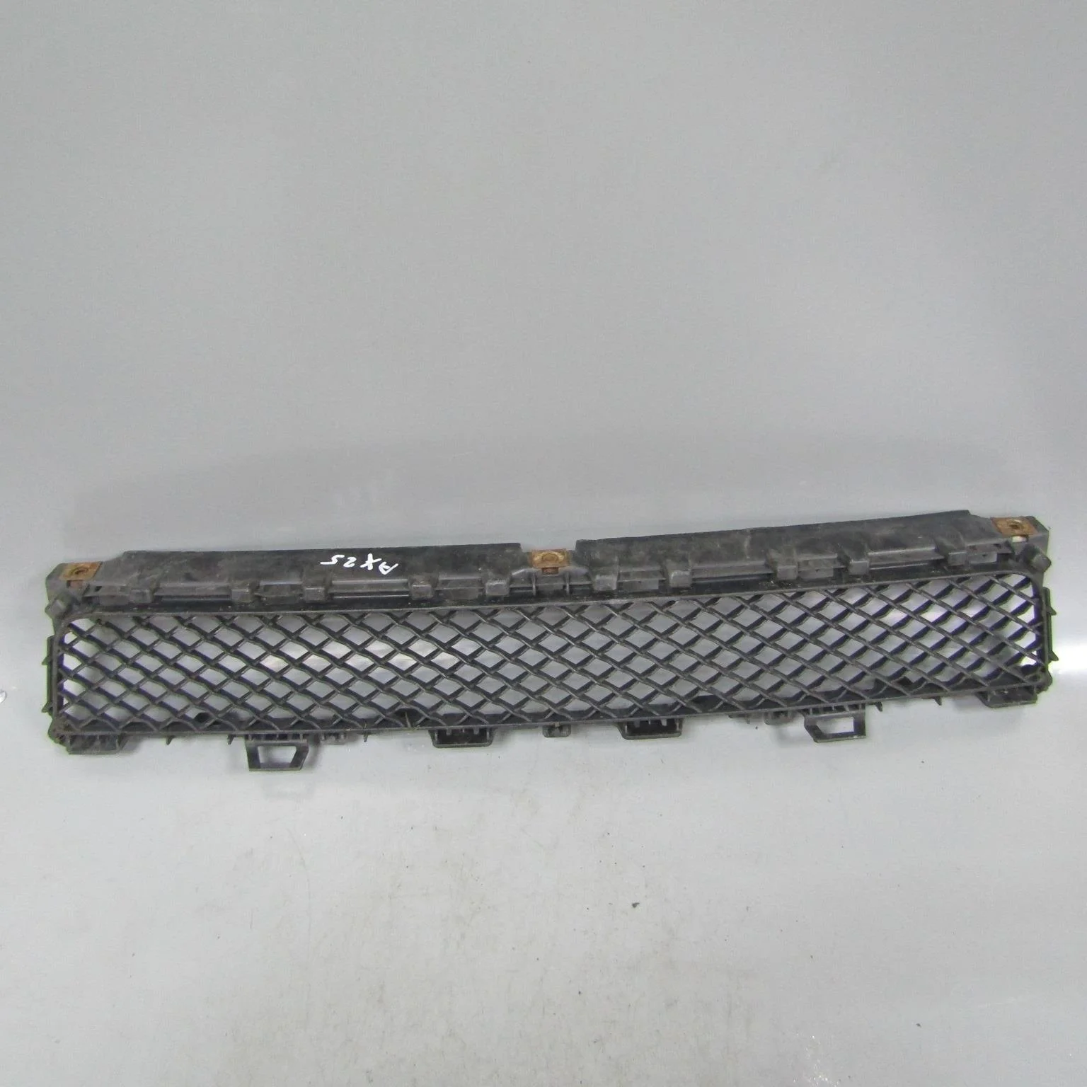 Решетка в бампер центральная JAGUAR XF I (2007—20