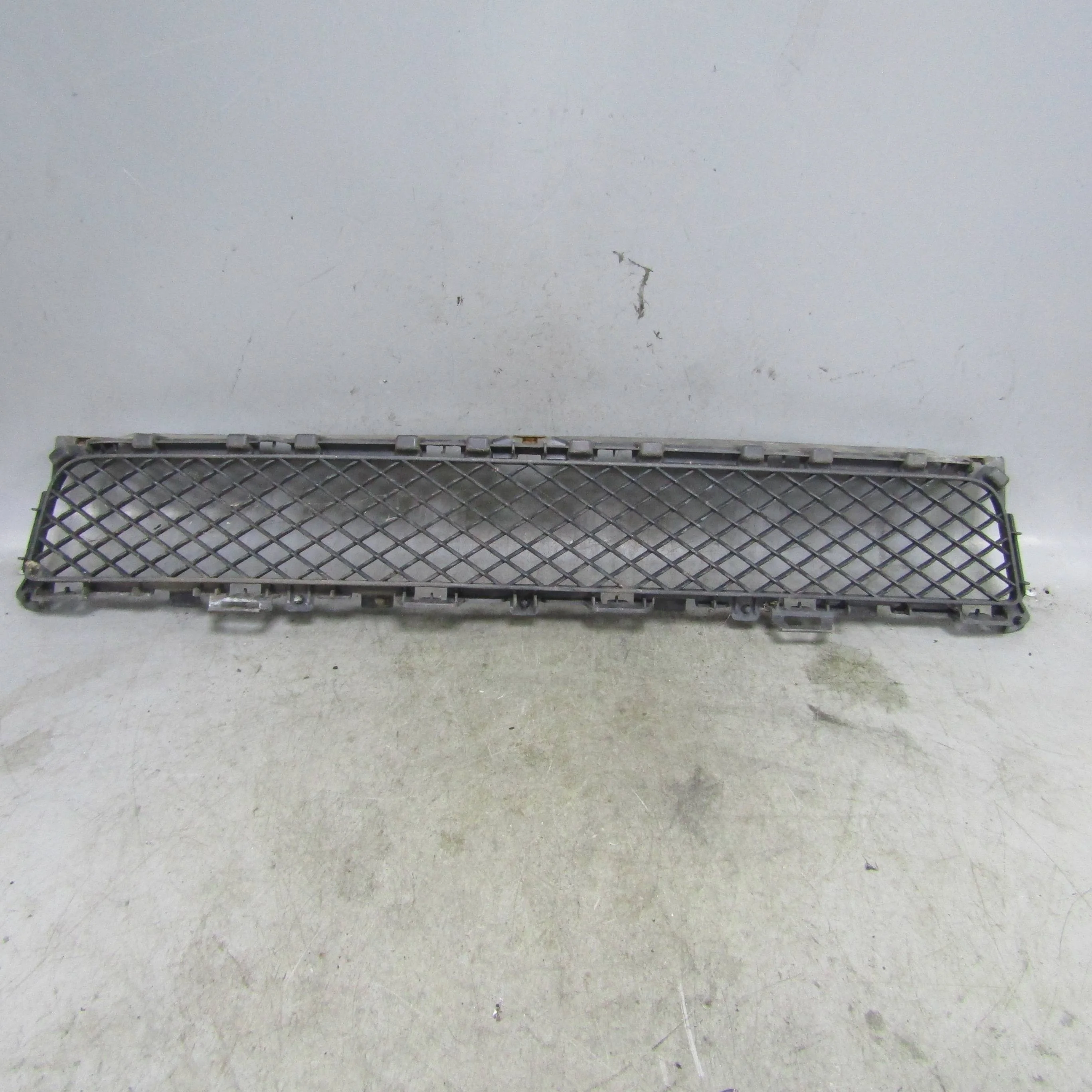 Решетка в бампер центральная JAGUAR XF I (2007—20