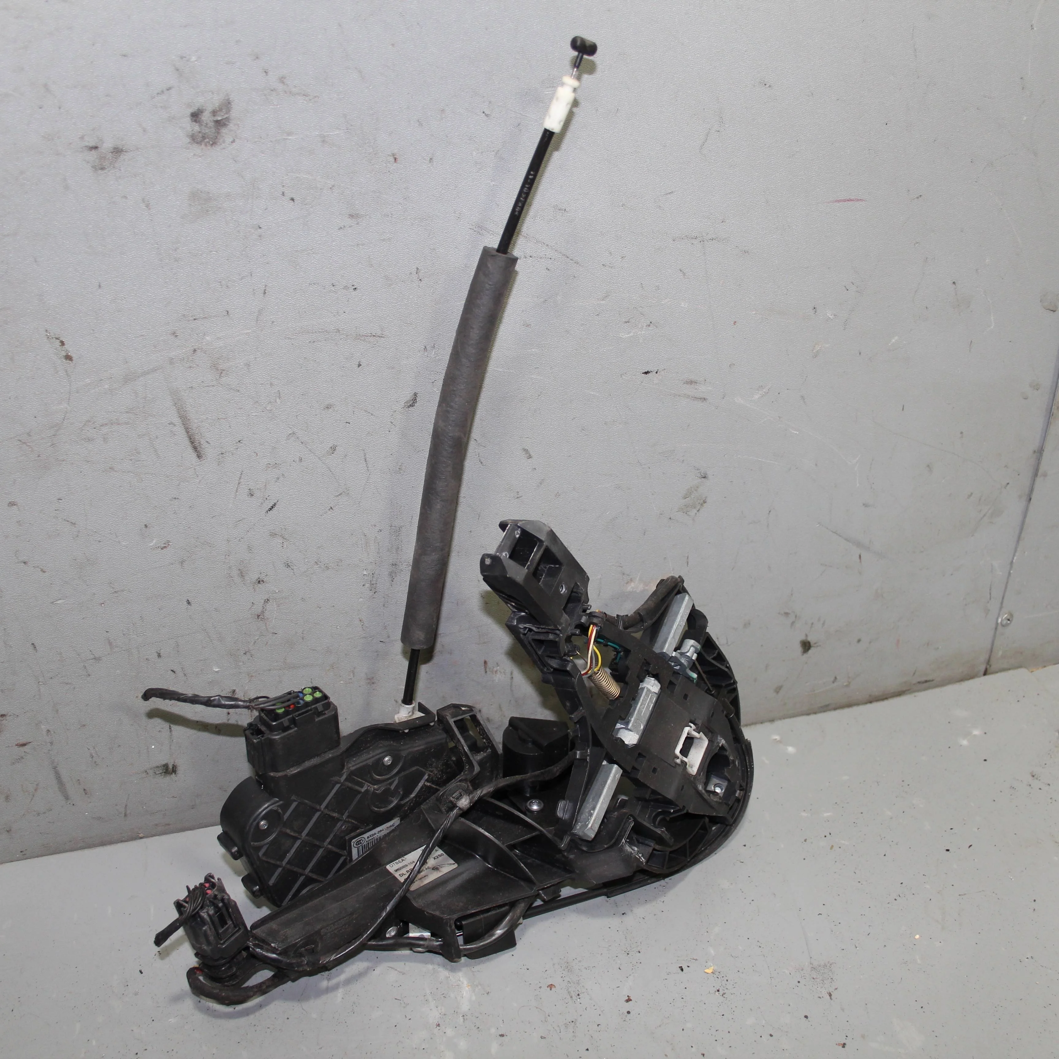 Замок двери задней левой JAGUAR XF I (2007—2011)