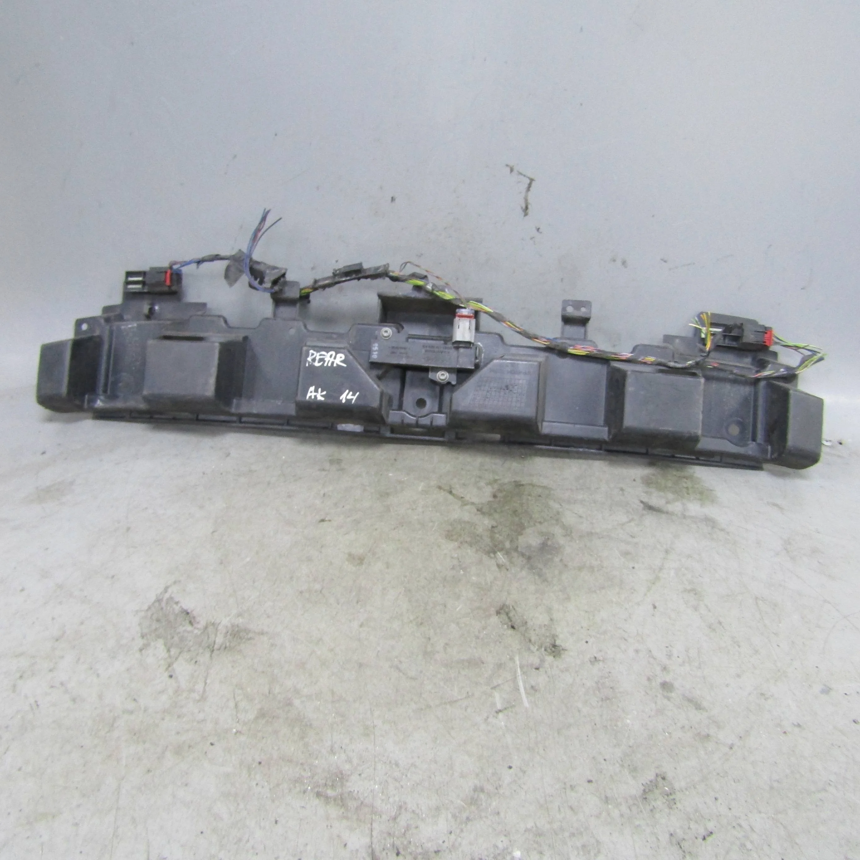 Кронштейн заднего бампера центральный JAGUAR XF I