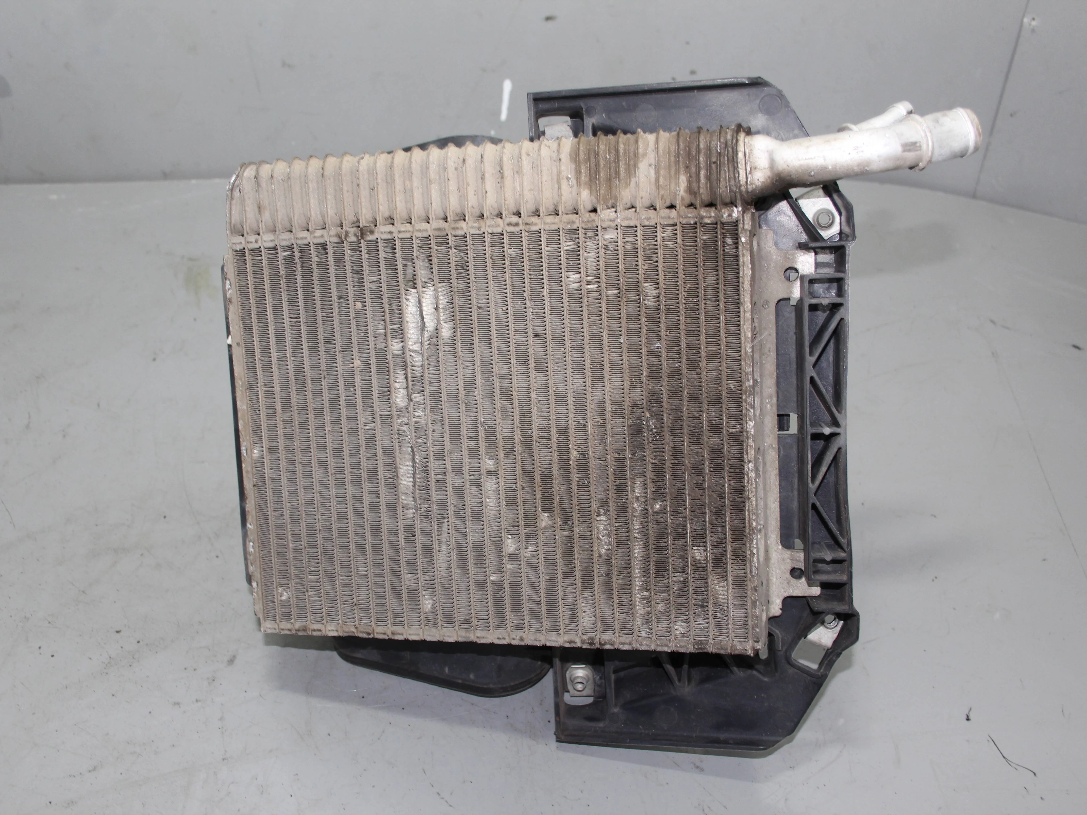 Радиатор дополнительный правый JAGUAR XF I (2007—