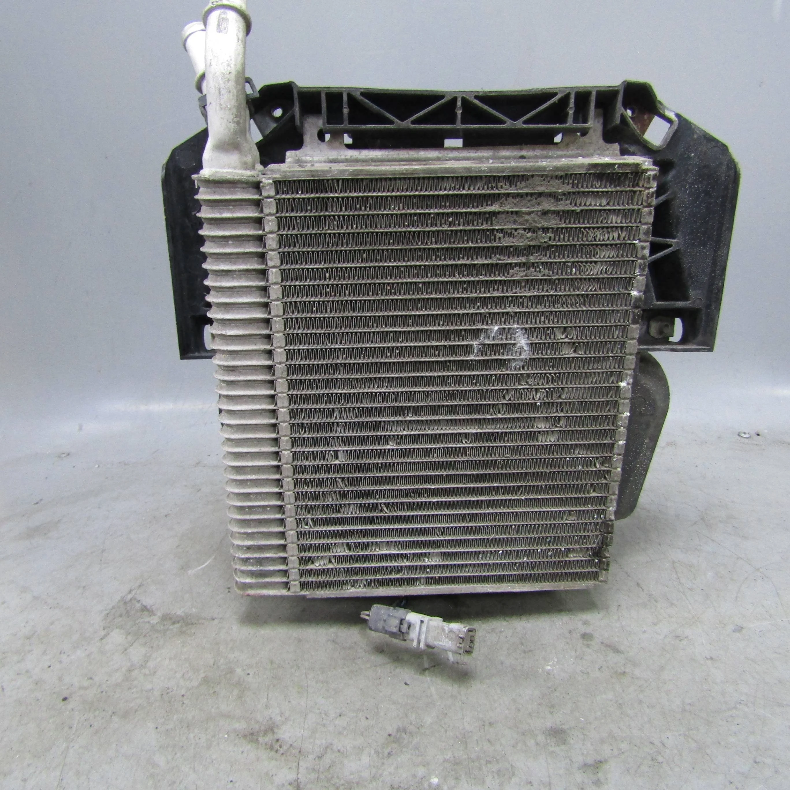 Радиатор дополнительный правый JAGUAR XF I (2007—