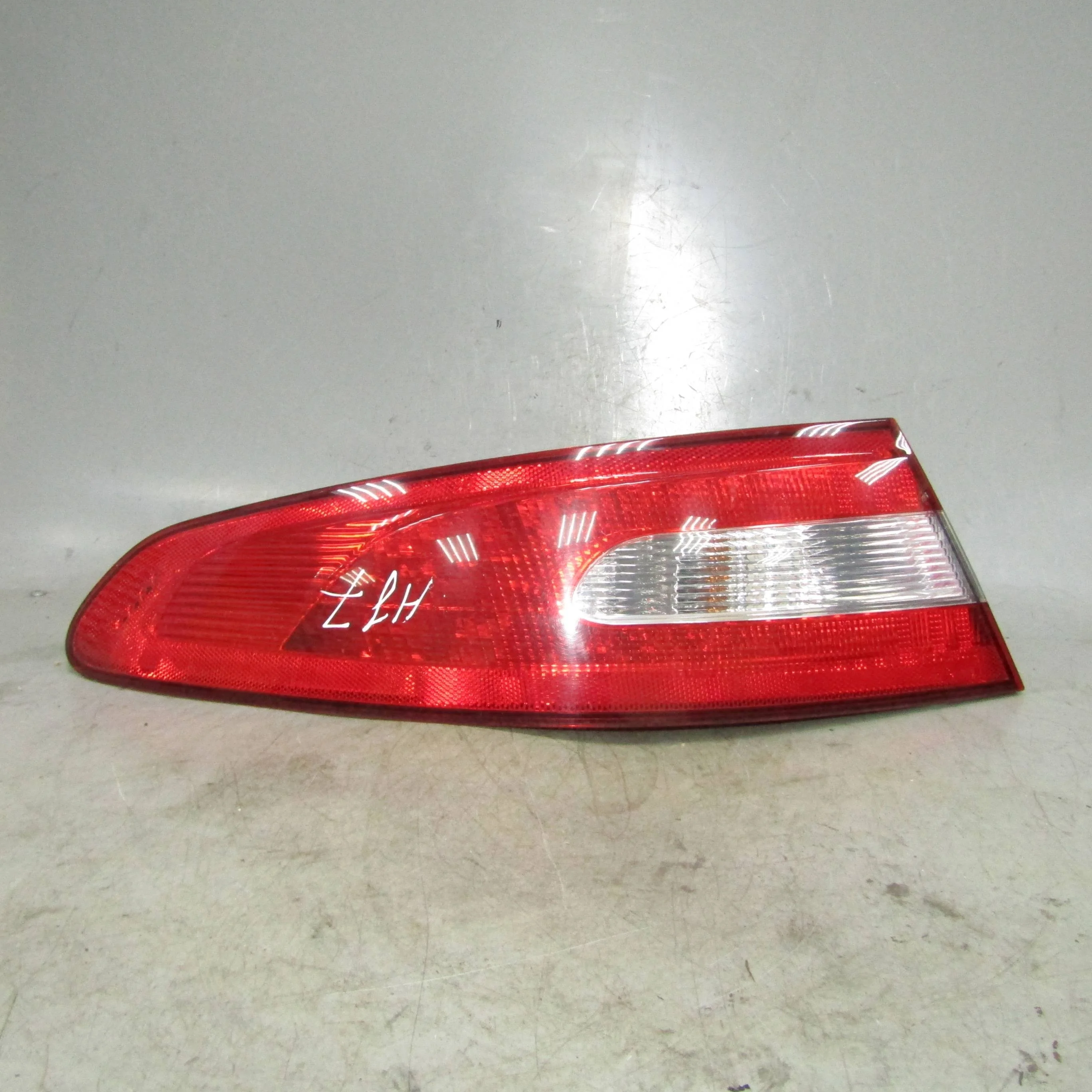 Фонарь задний наружный левый JAGUAR XF I (2007—20