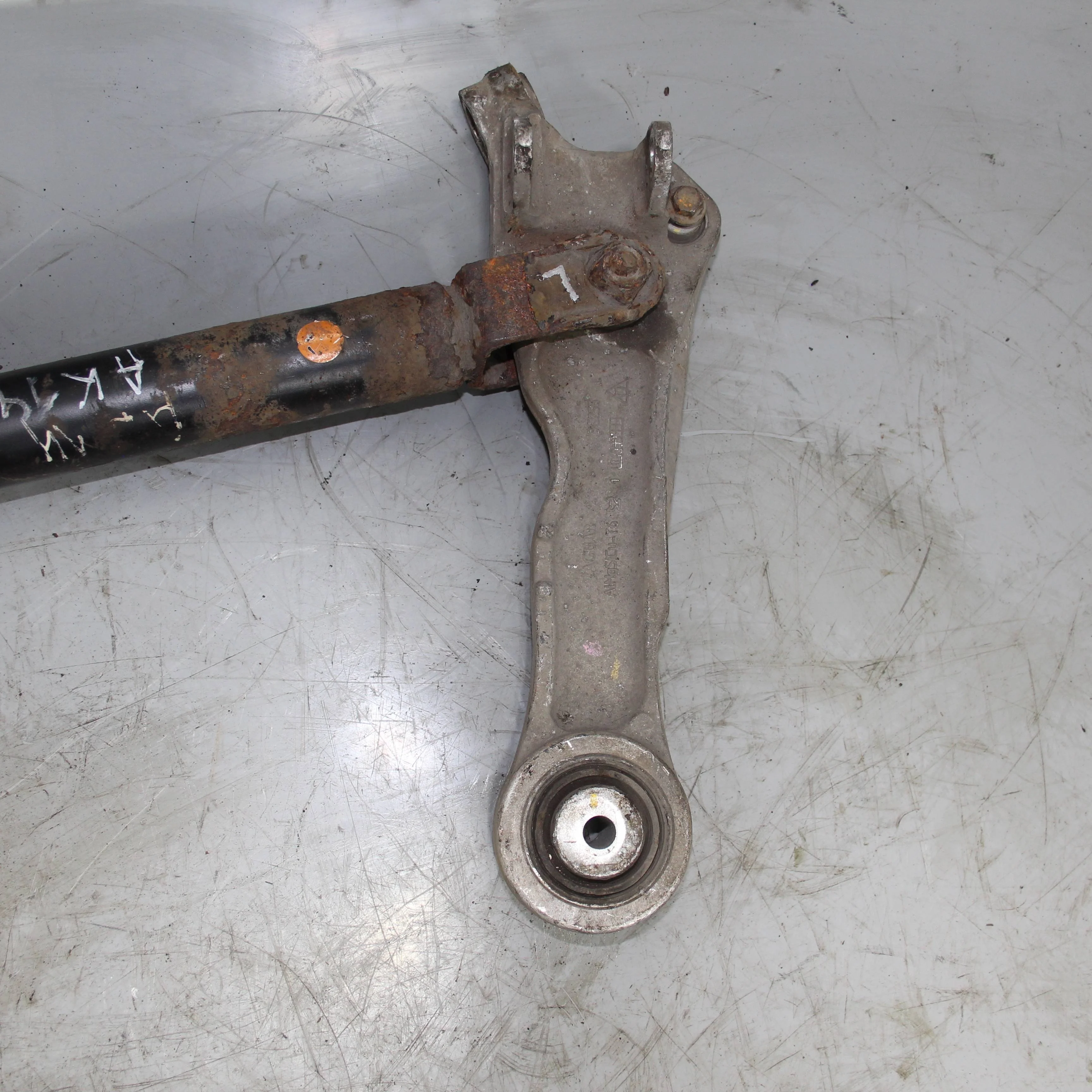 Рычаг передний нижний левый JAGUAR XF I (2007—201