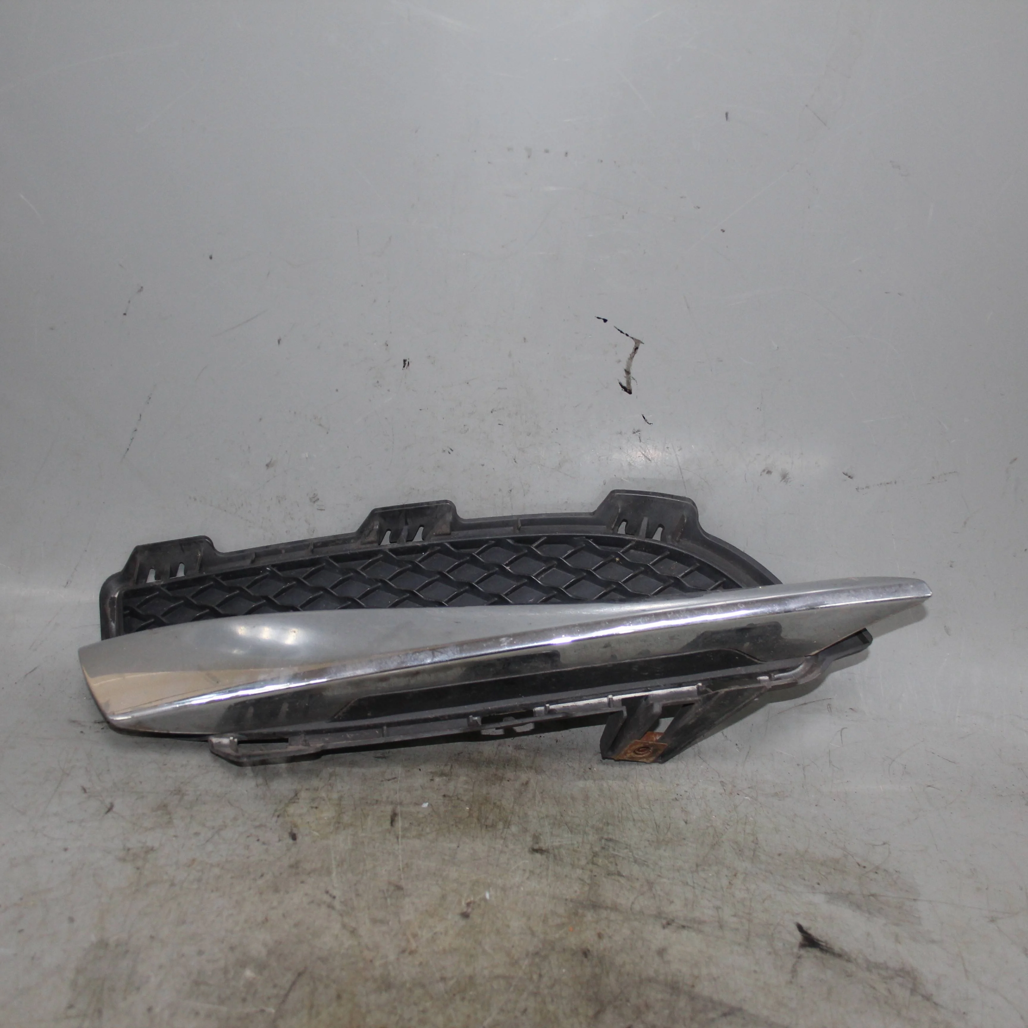 Решетка в бампер правая JAGUAR XF I (2007—2011)