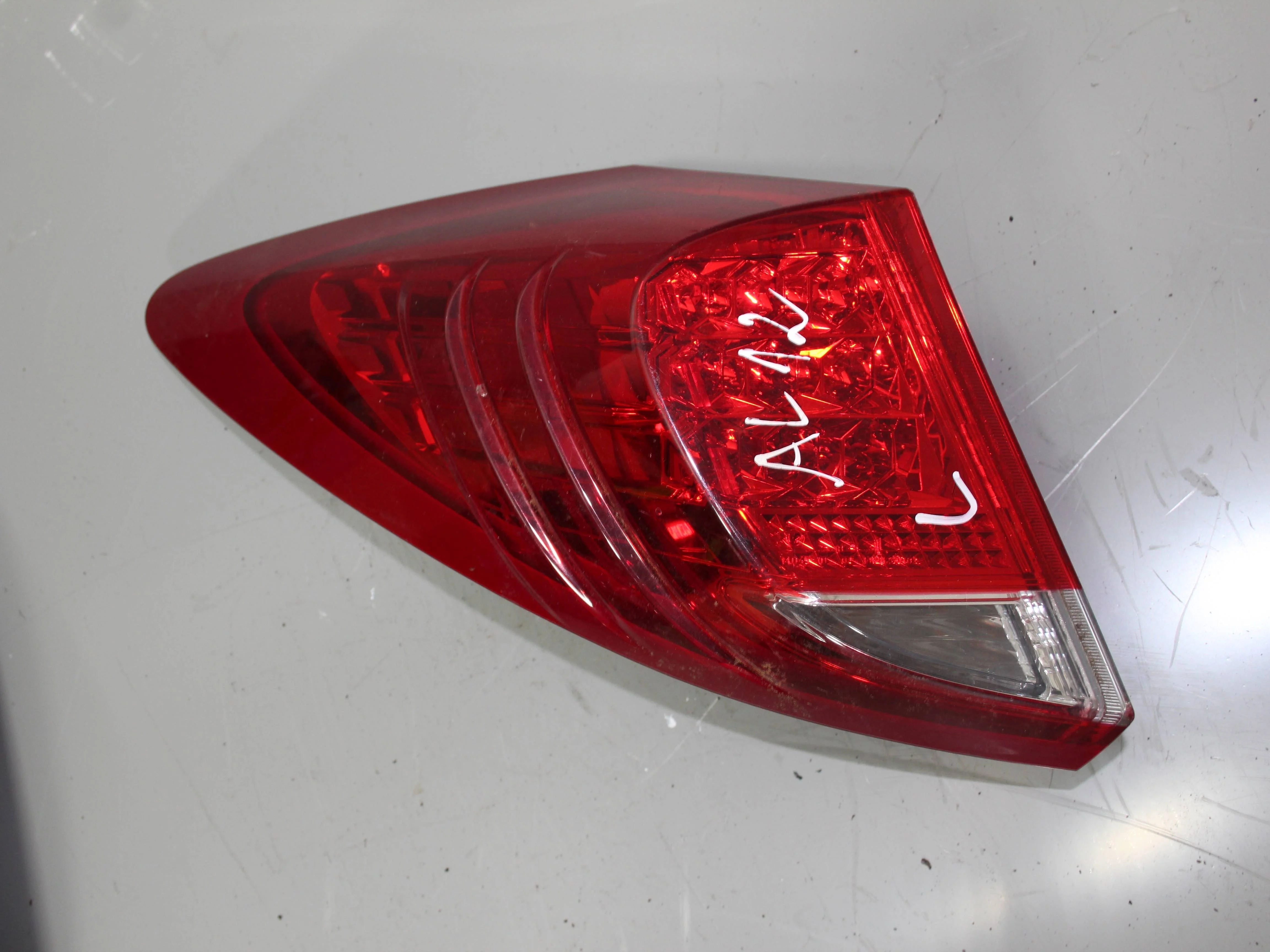 Фонарь внешний левый HONDA Civic IX (2011—2015)