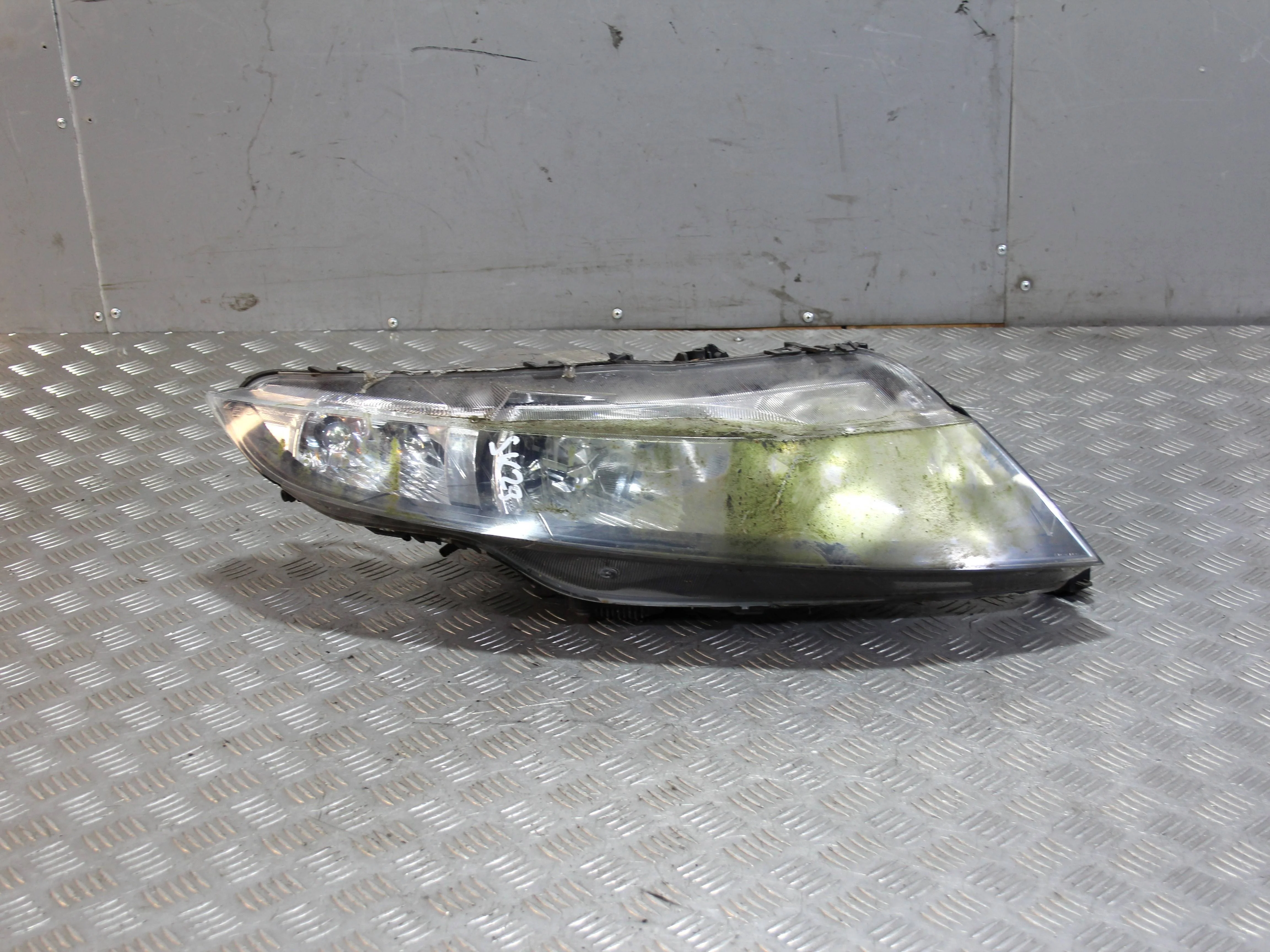 Фара правая ксенон HONDA Civic VIII (2005—2009)