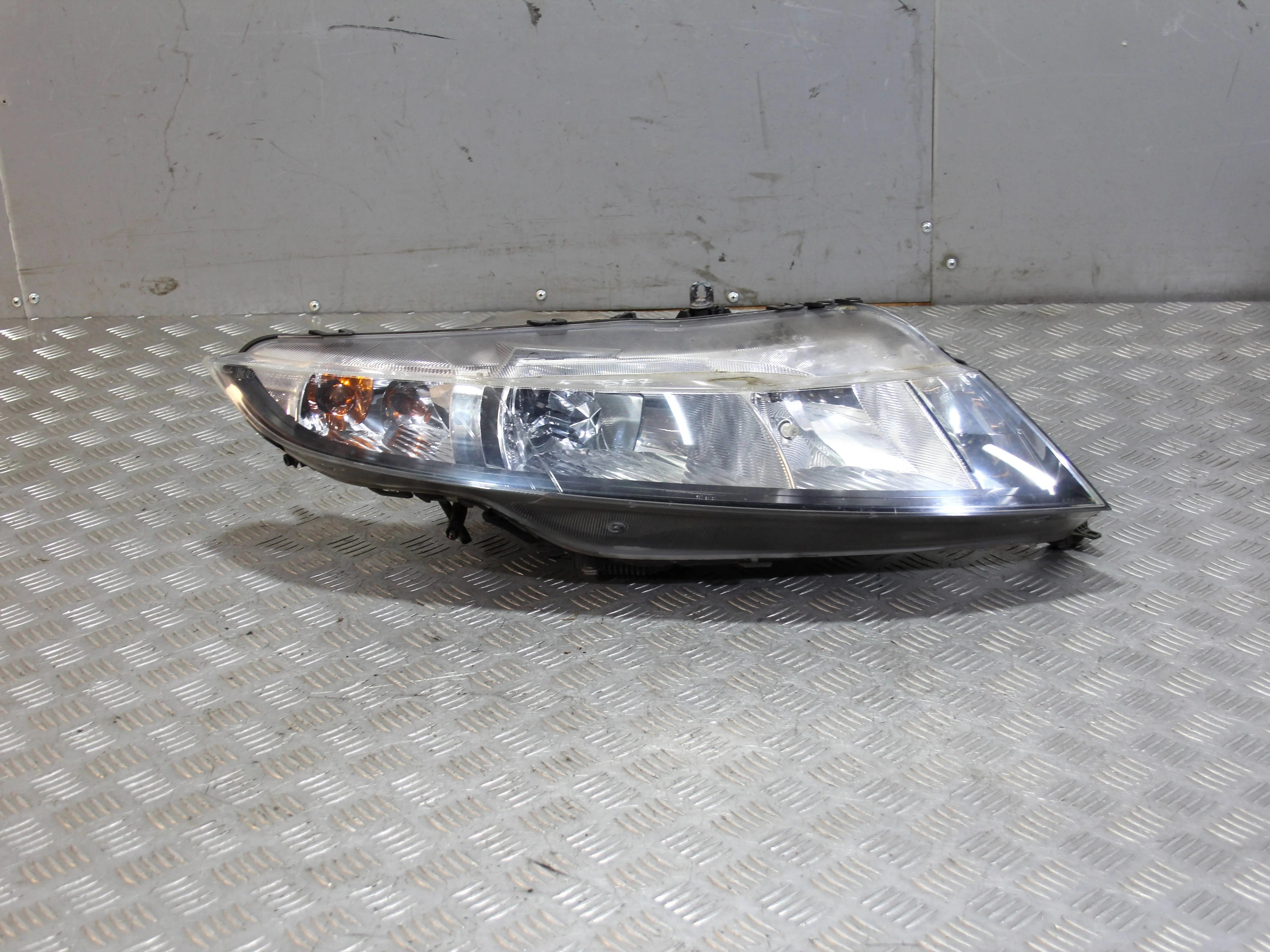 Фара правая ксенон HONDA Civic VIII (2005—2009)