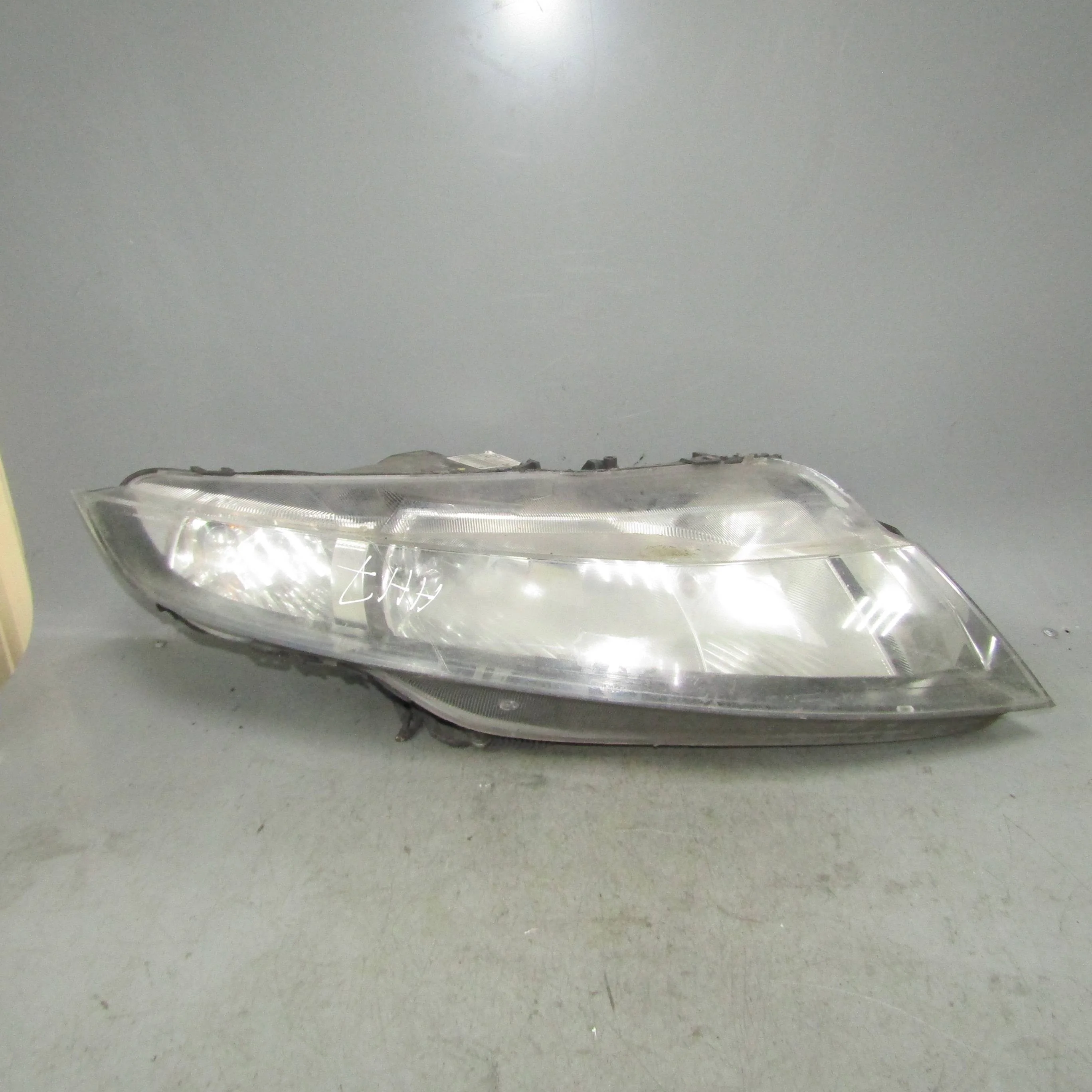 Фара правая ксенон HONDA Civic VIII (2005—2009)