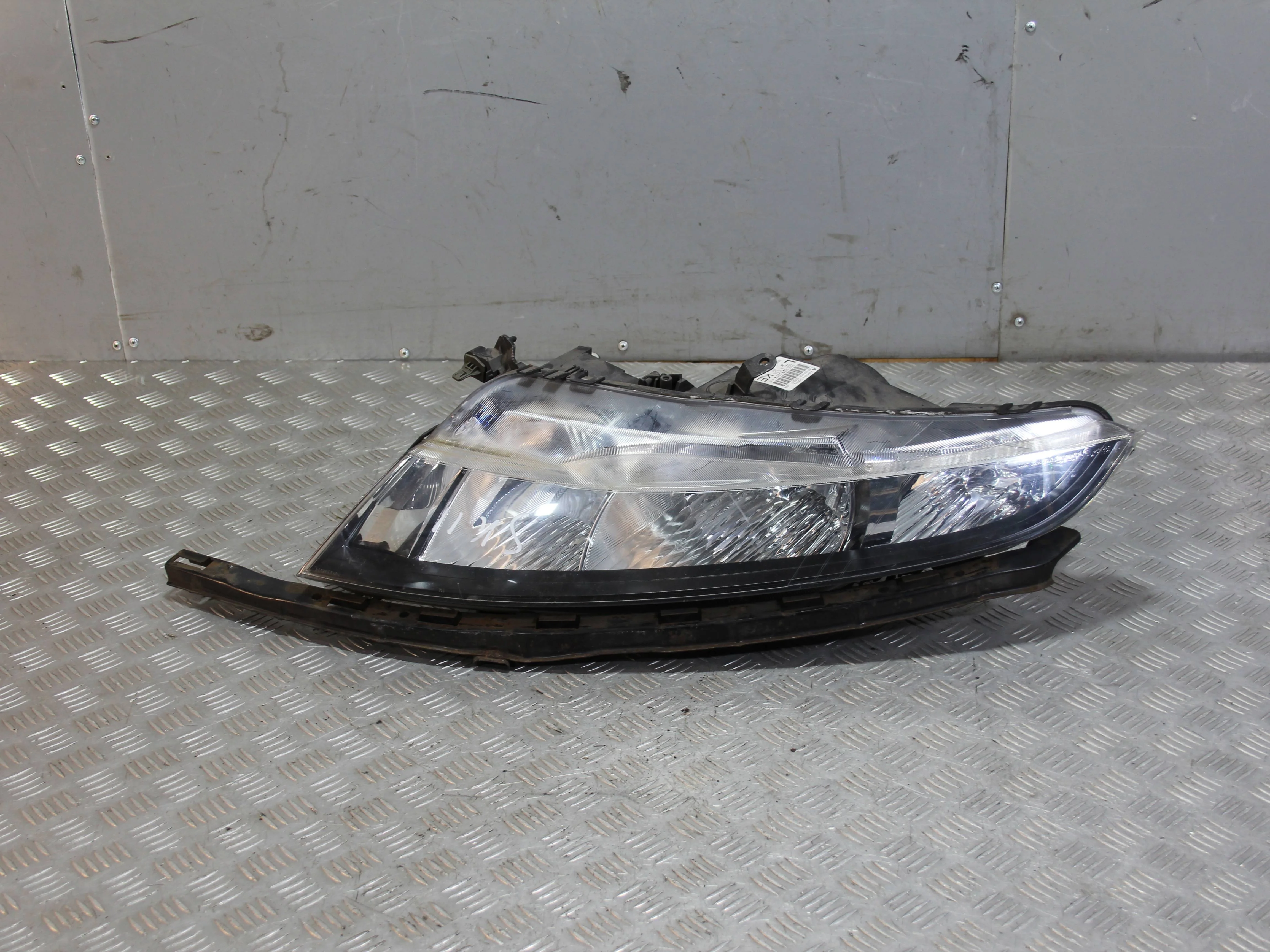 Фара левая ксенон HONDA Civic VIII (2005—2009)