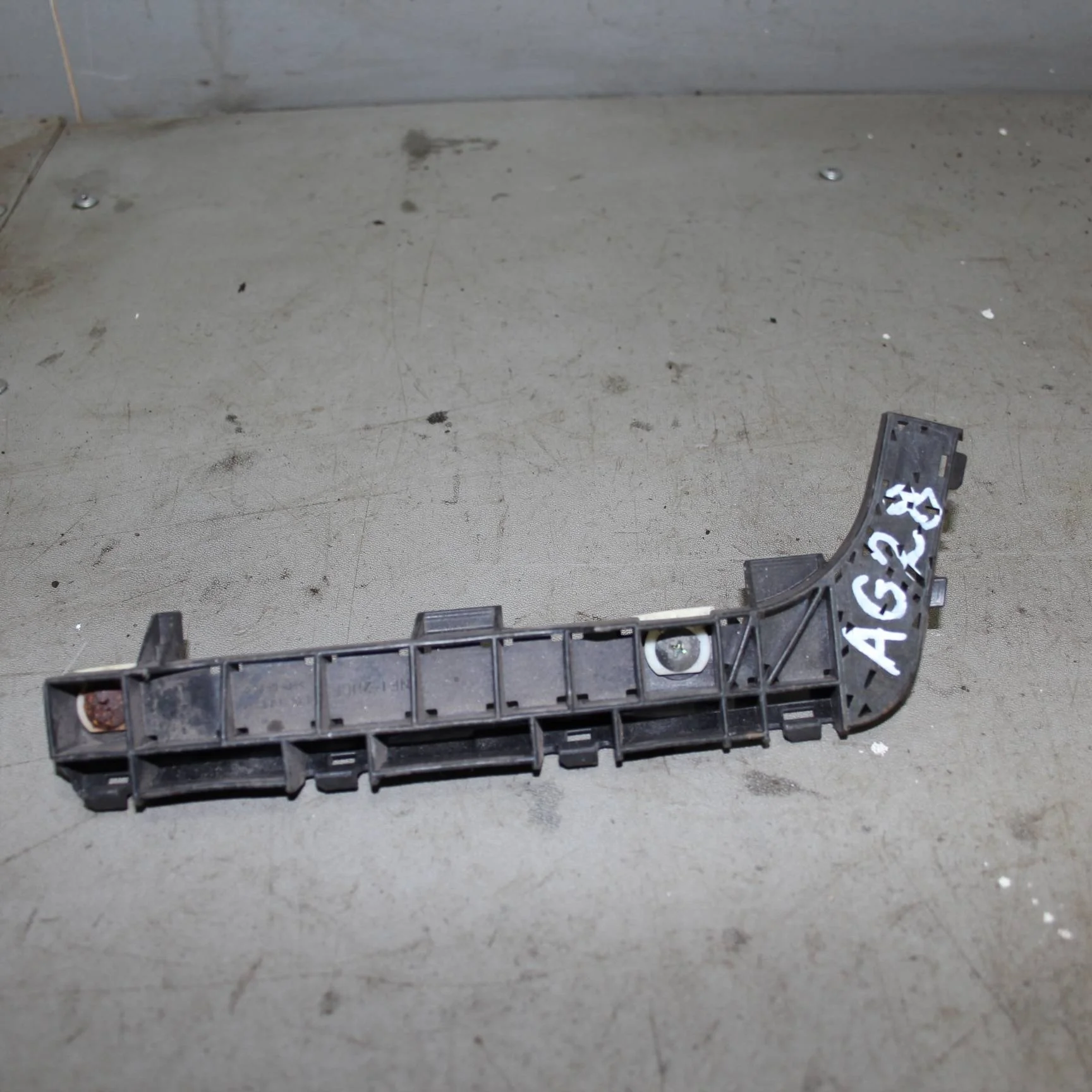 Кронштейн заднего бампера правый HONDA Civic VIII