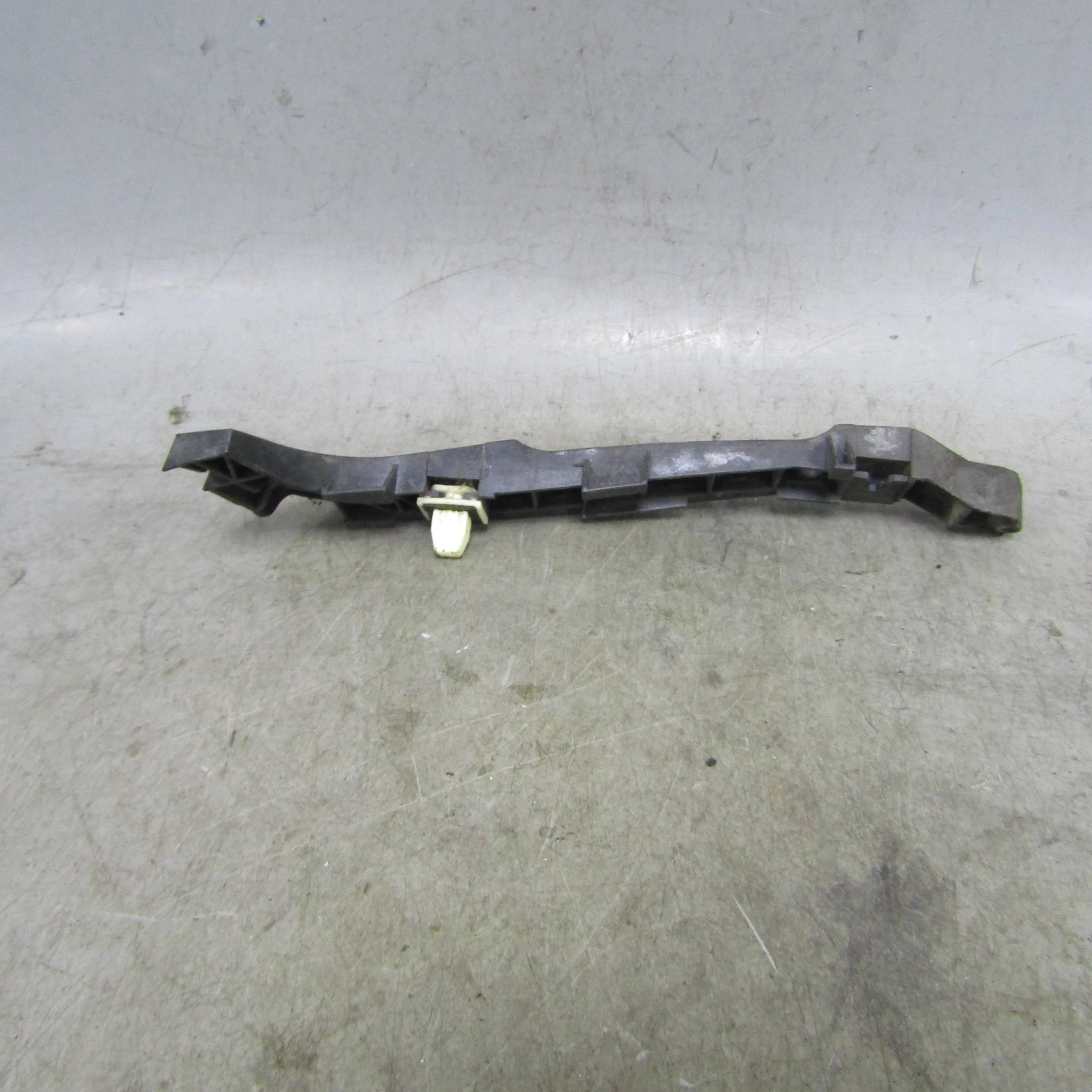 Кронштейн заднего бампера правый HONDA Civic VIII