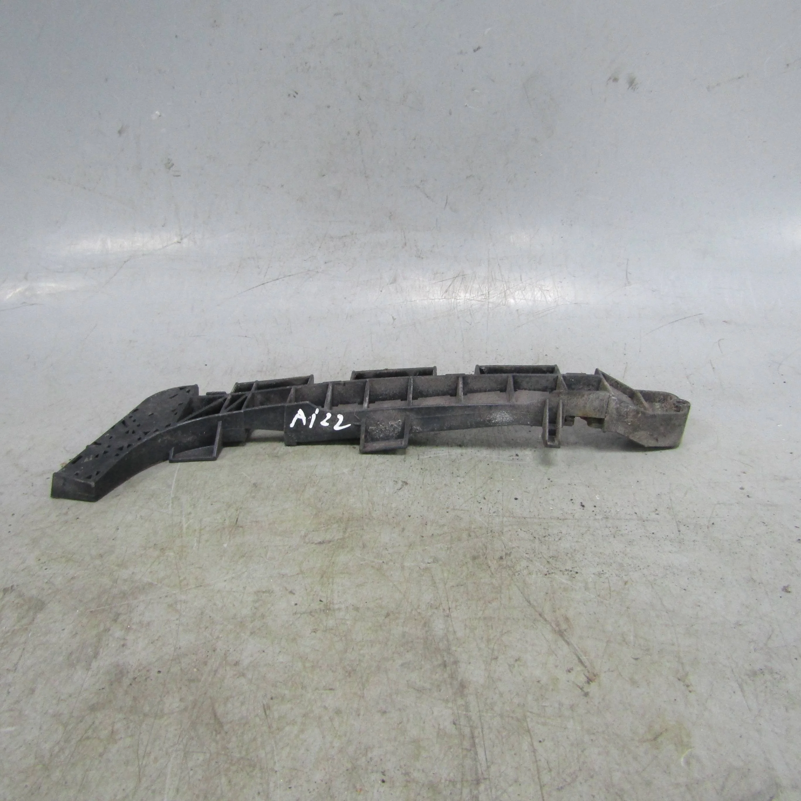 Кронштейн заднего бампера правый HONDA Civic VIII