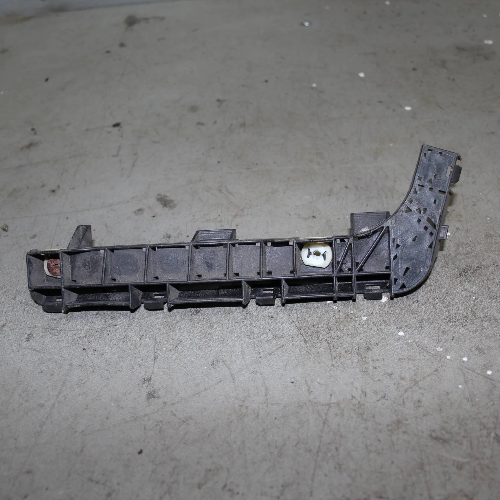 Кронштейн заднего бампера правый HONDA Civic VIII