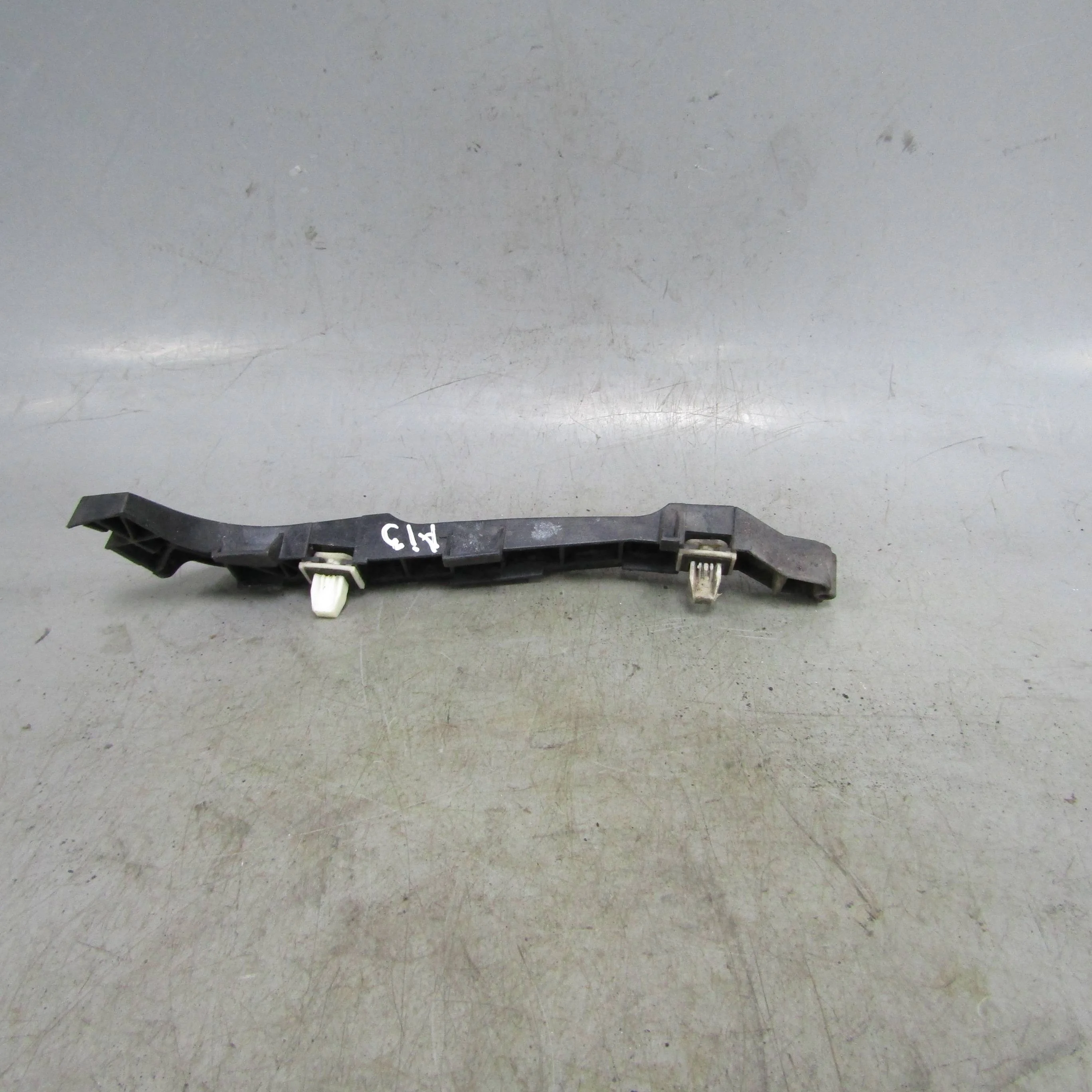 Кронштейн заднего бампера правый HONDA Civic VIII