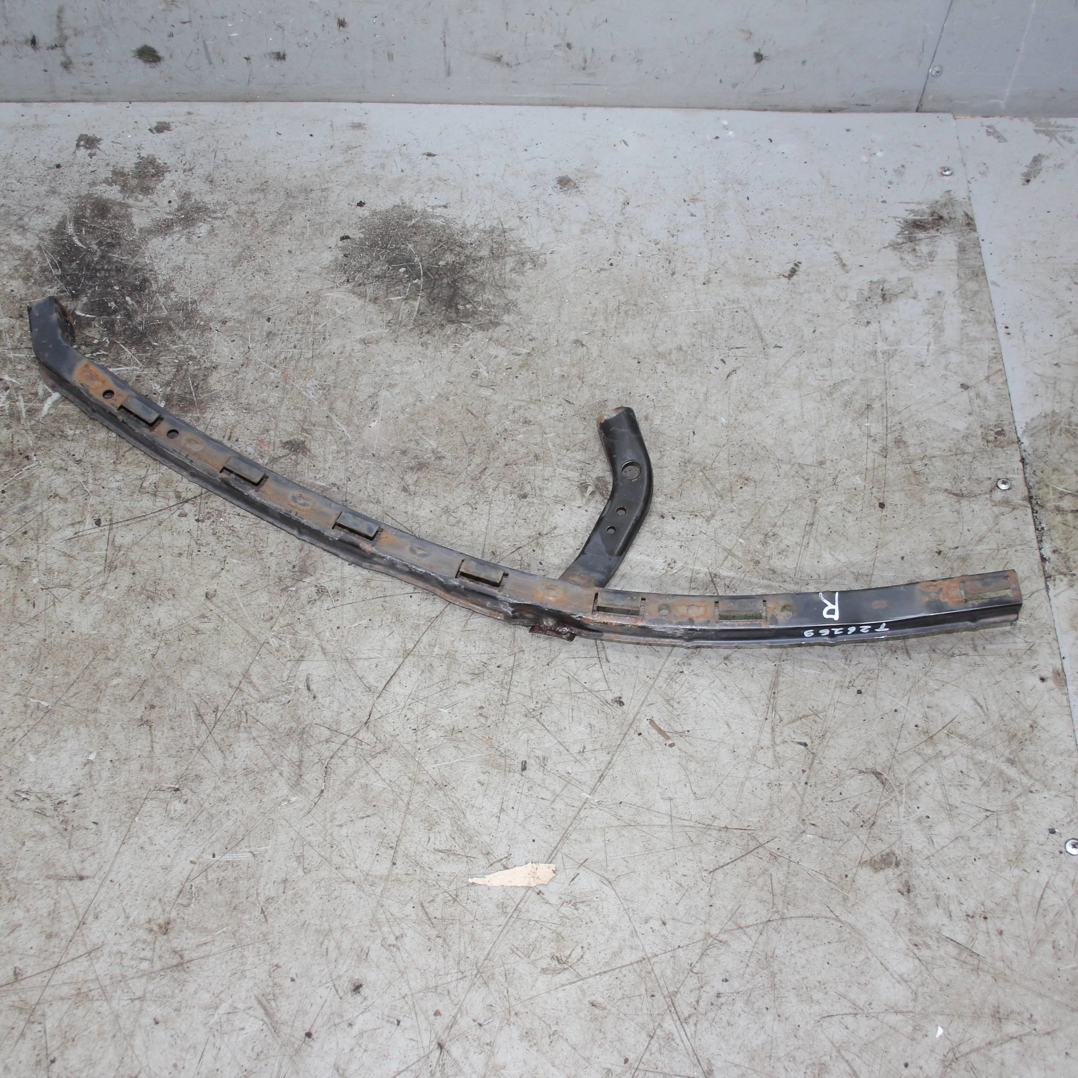 Крепление фары железное правое HONDA Civic VIII (