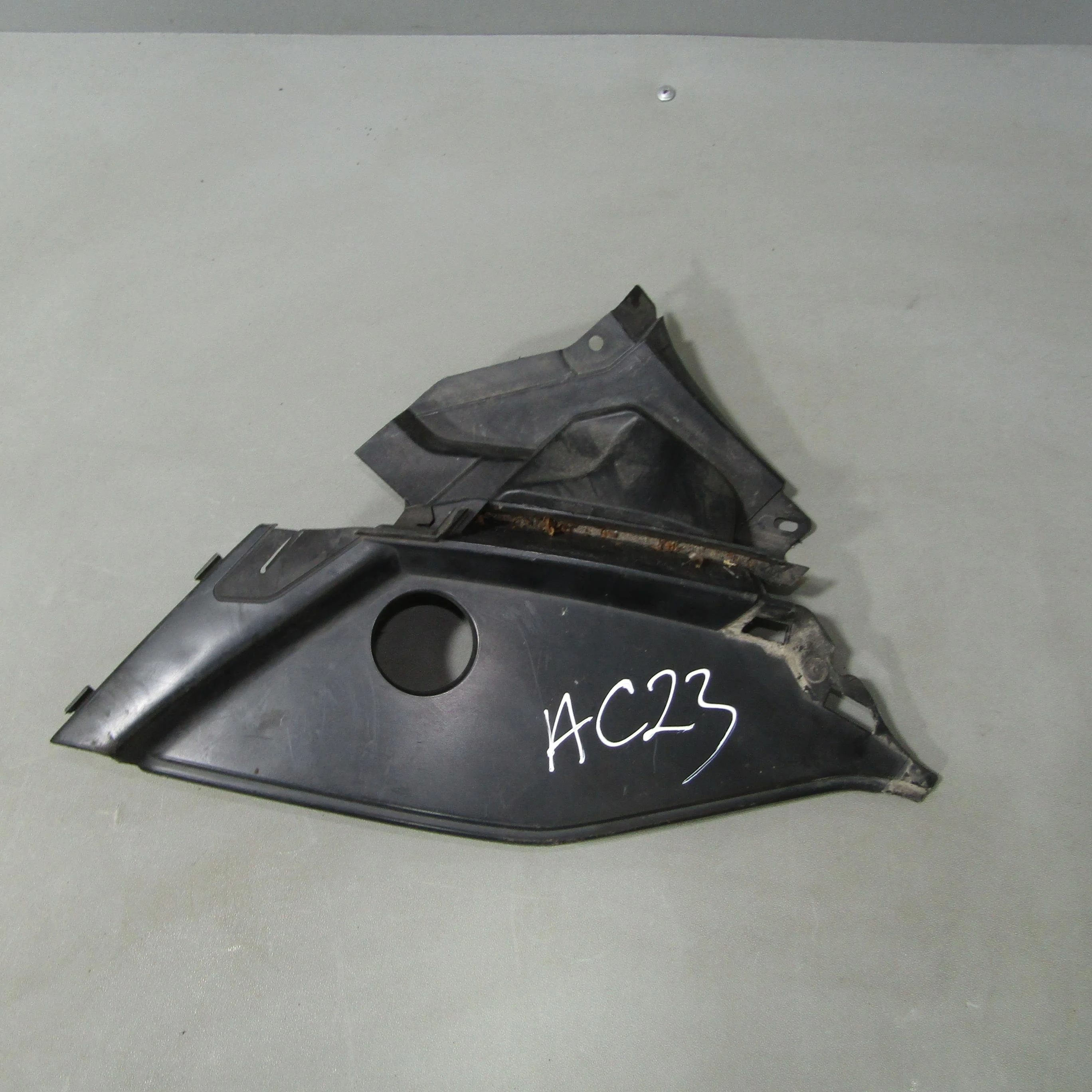 Решетка стеклооч. (планка под лобовое стекло) HON