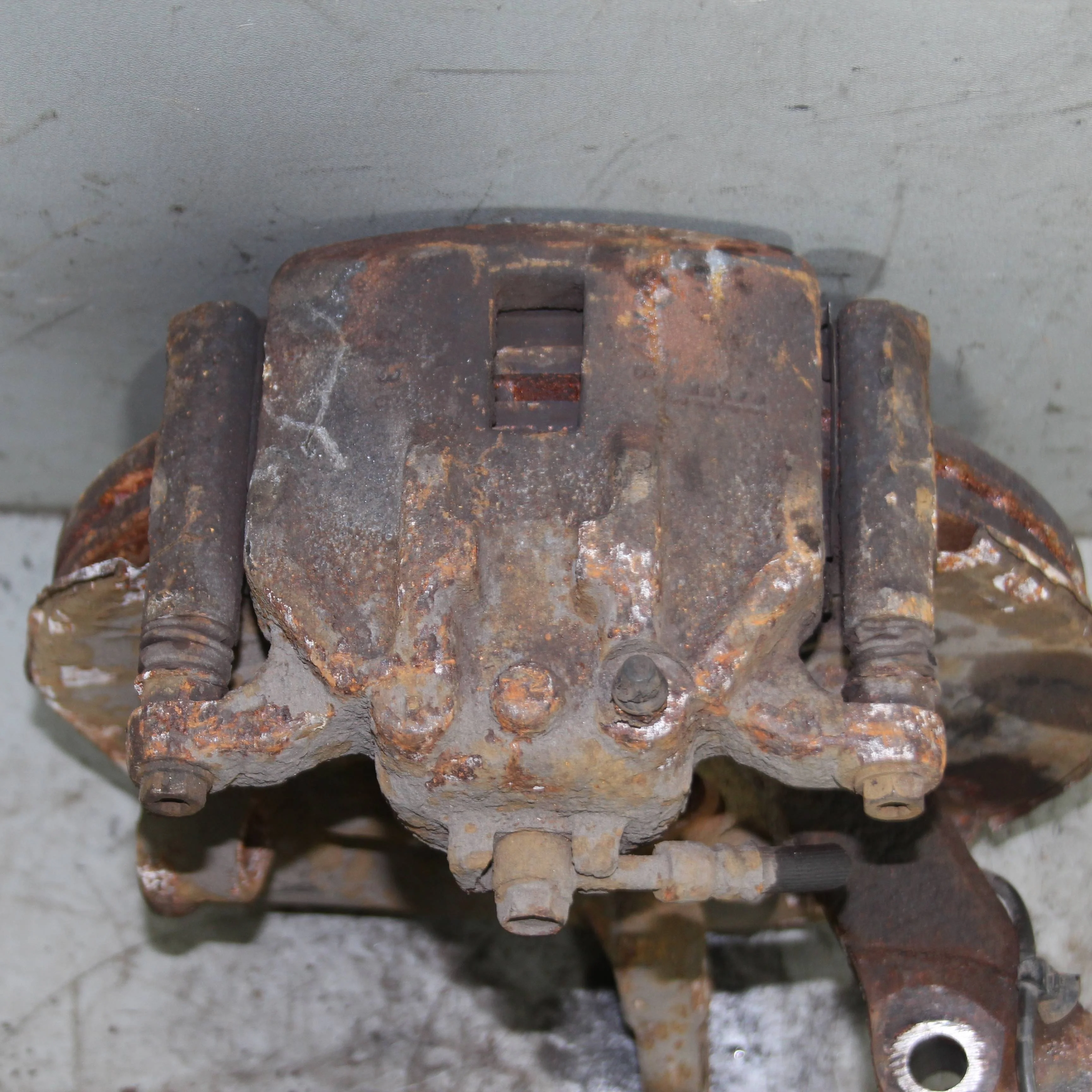 Суппорт передний правый HONDA Civic VIII (2005—20