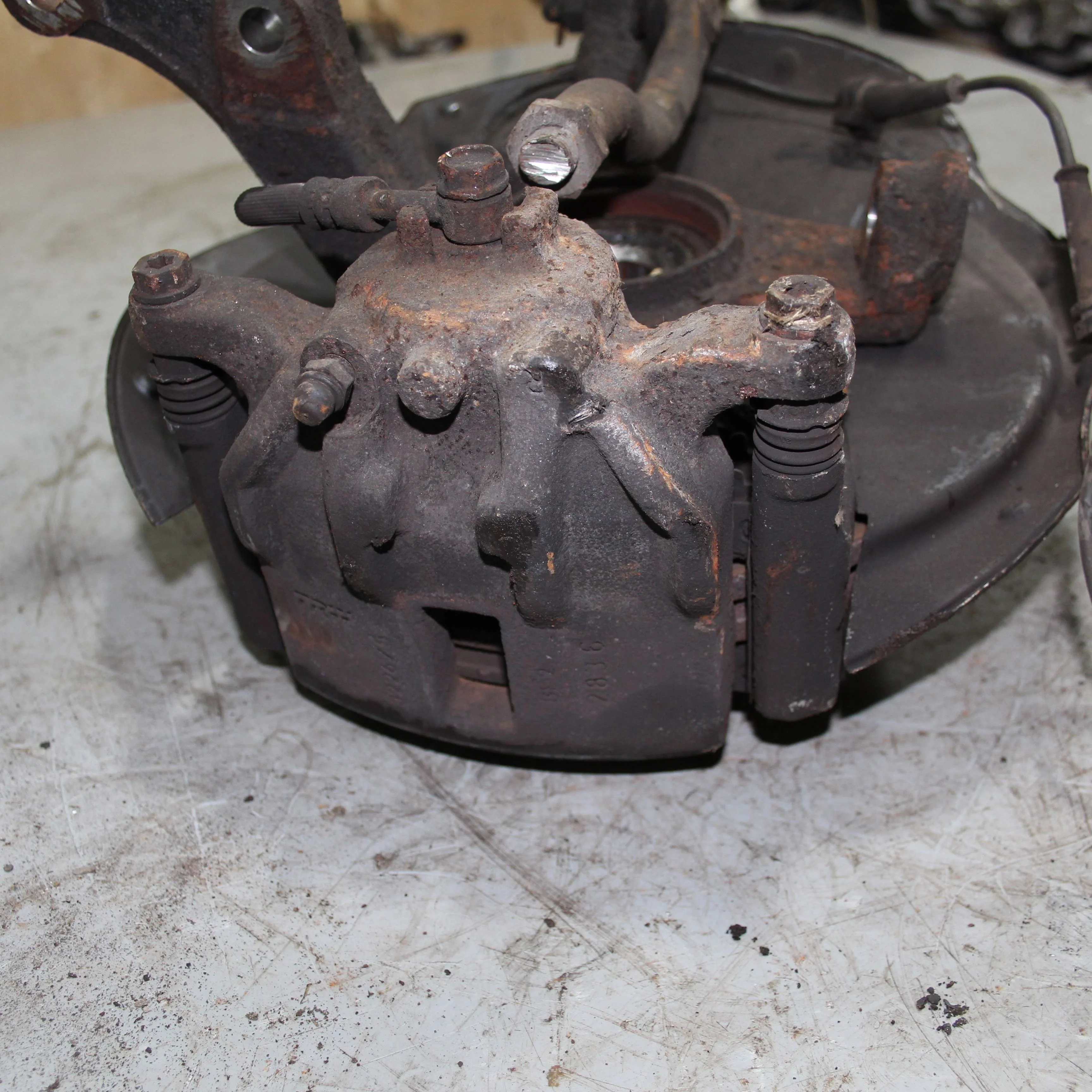 Суппорт передний правый HONDA Civic VIII (2005—20