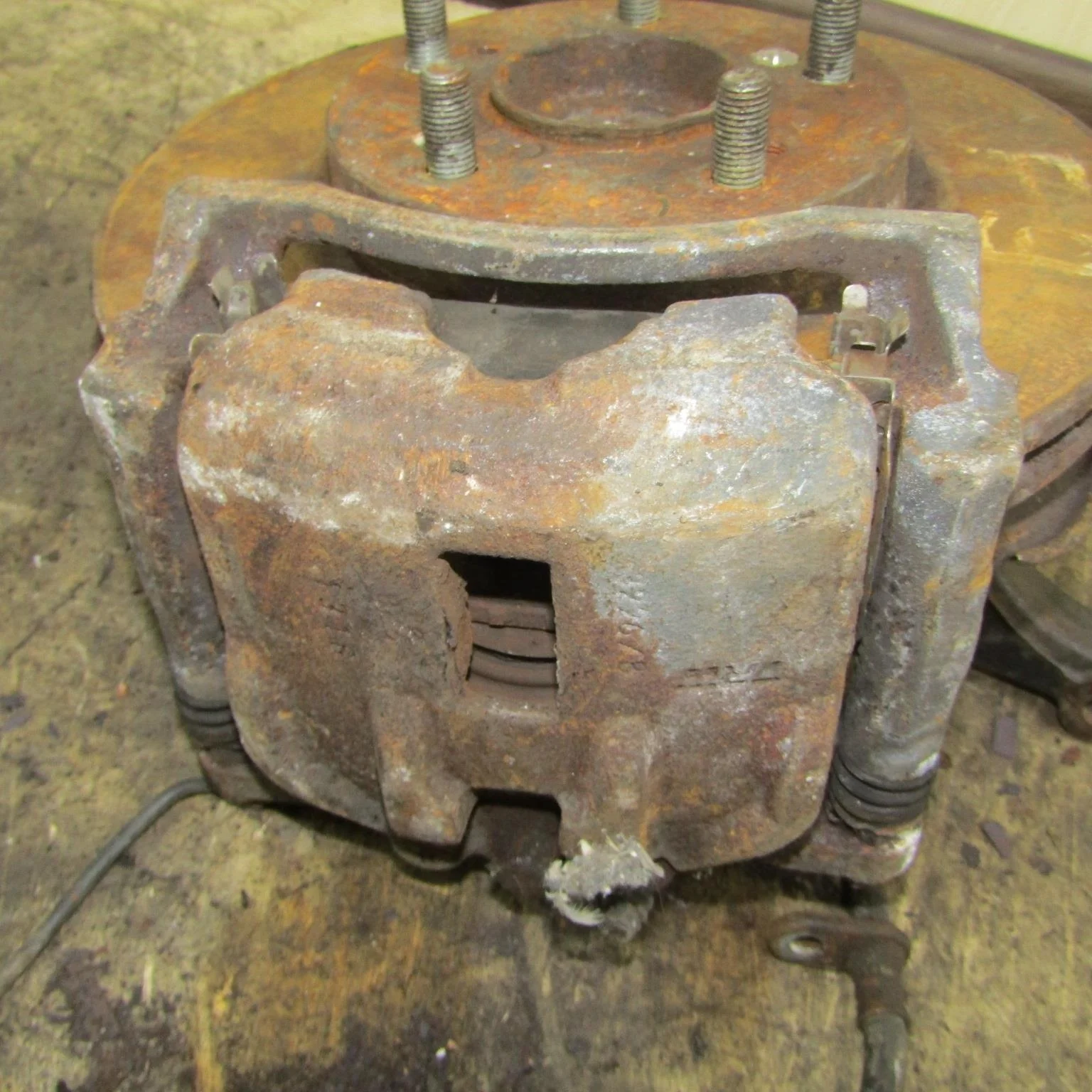 Суппорт передний правый HONDA Civic VIII (2005—20