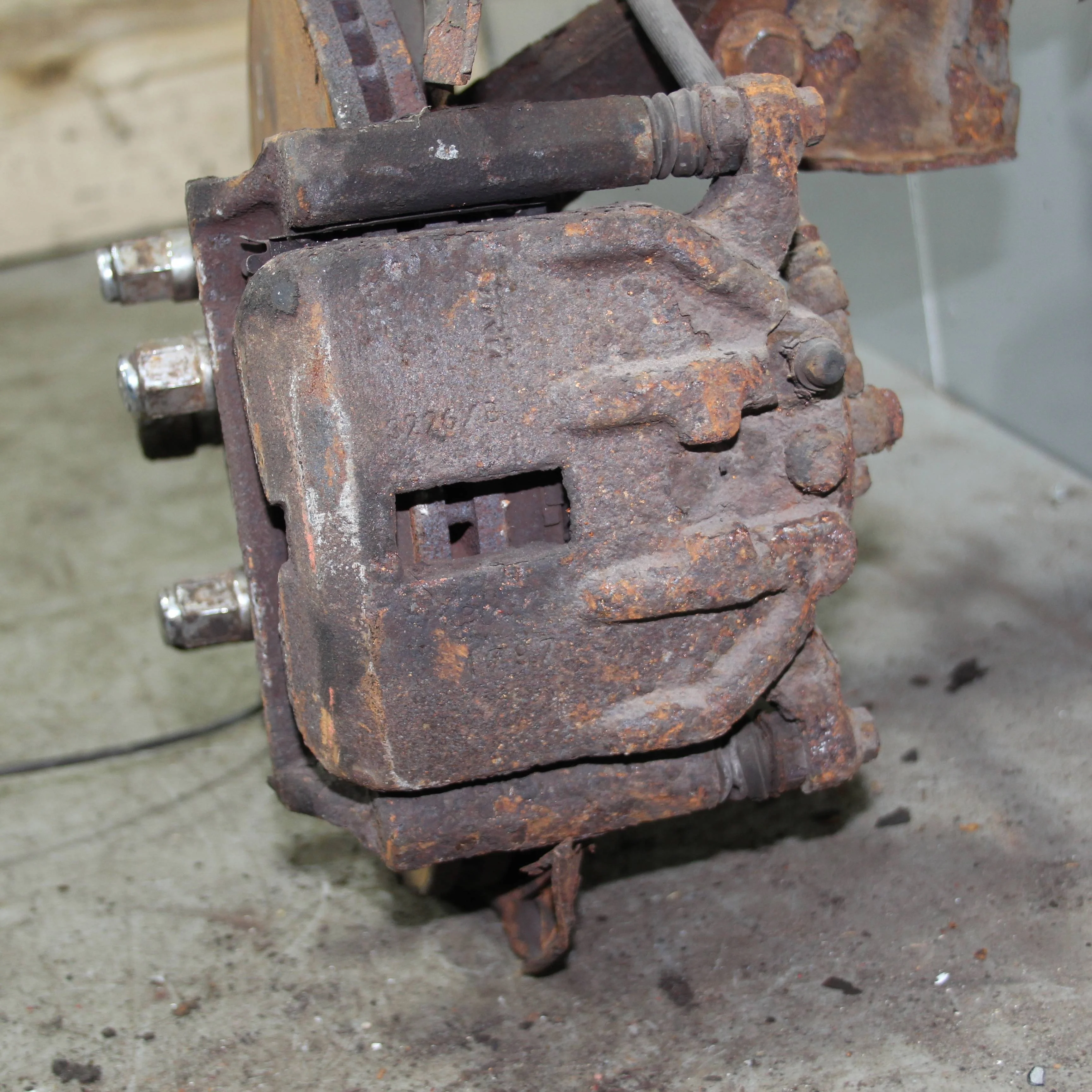 Суппорт передний правый HONDA Civic VIII (2005—20