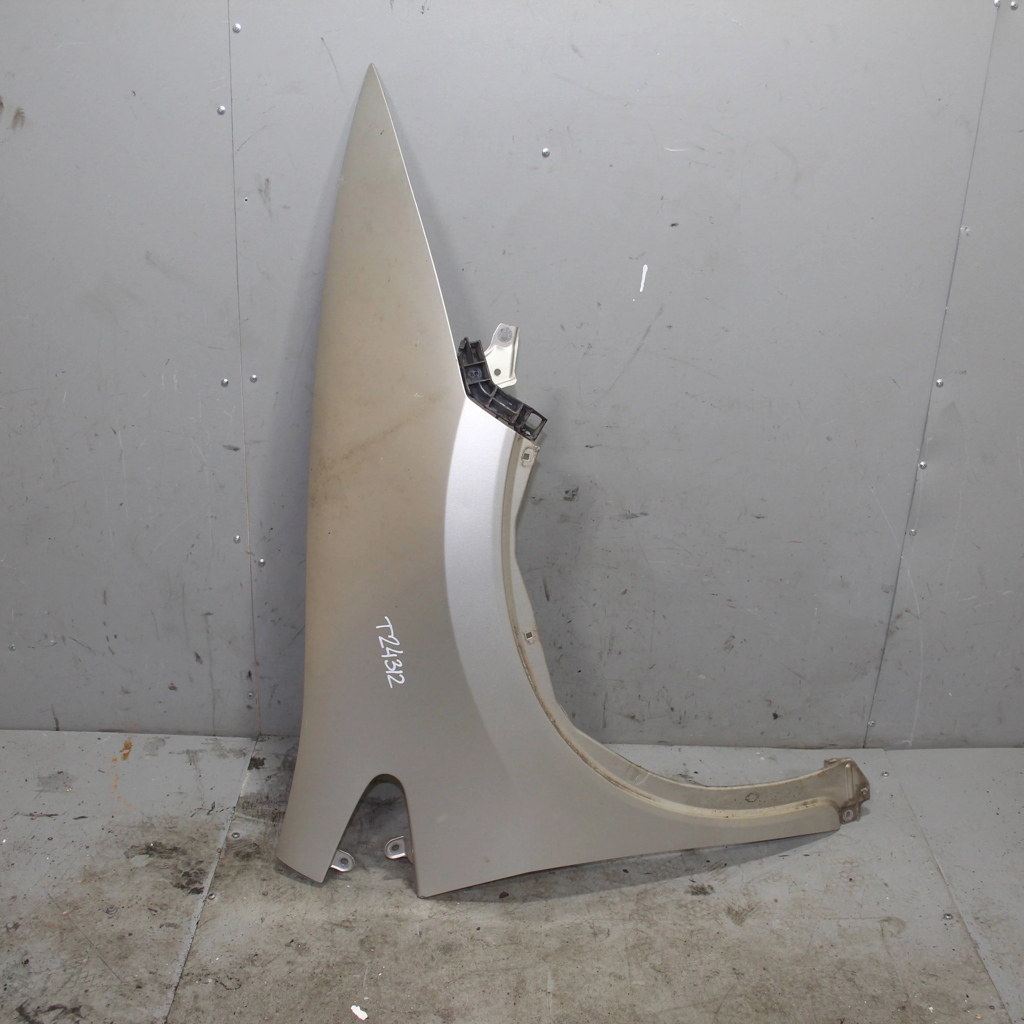 Крыло переднее правое HONDA Civic VIII (2005—2009)