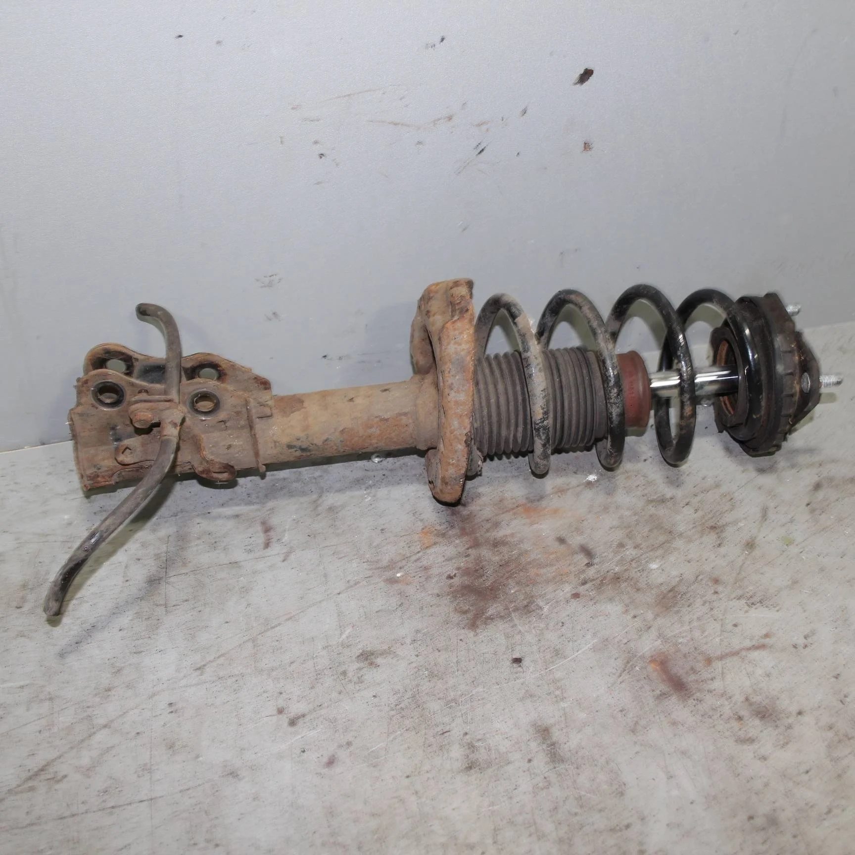 Амортизатор передний левый HONDA Civic VIII (2005