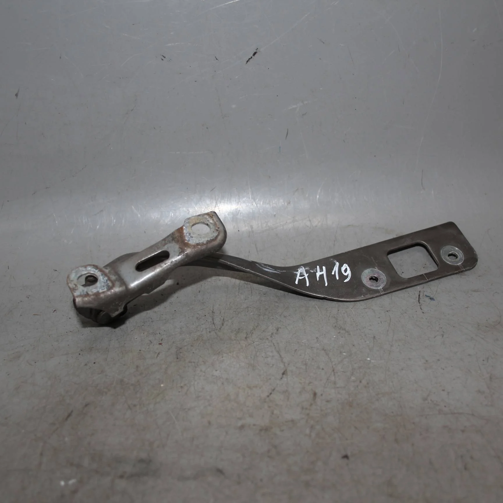 Петля капота правая HONDA Civic VIII (2005—2009)