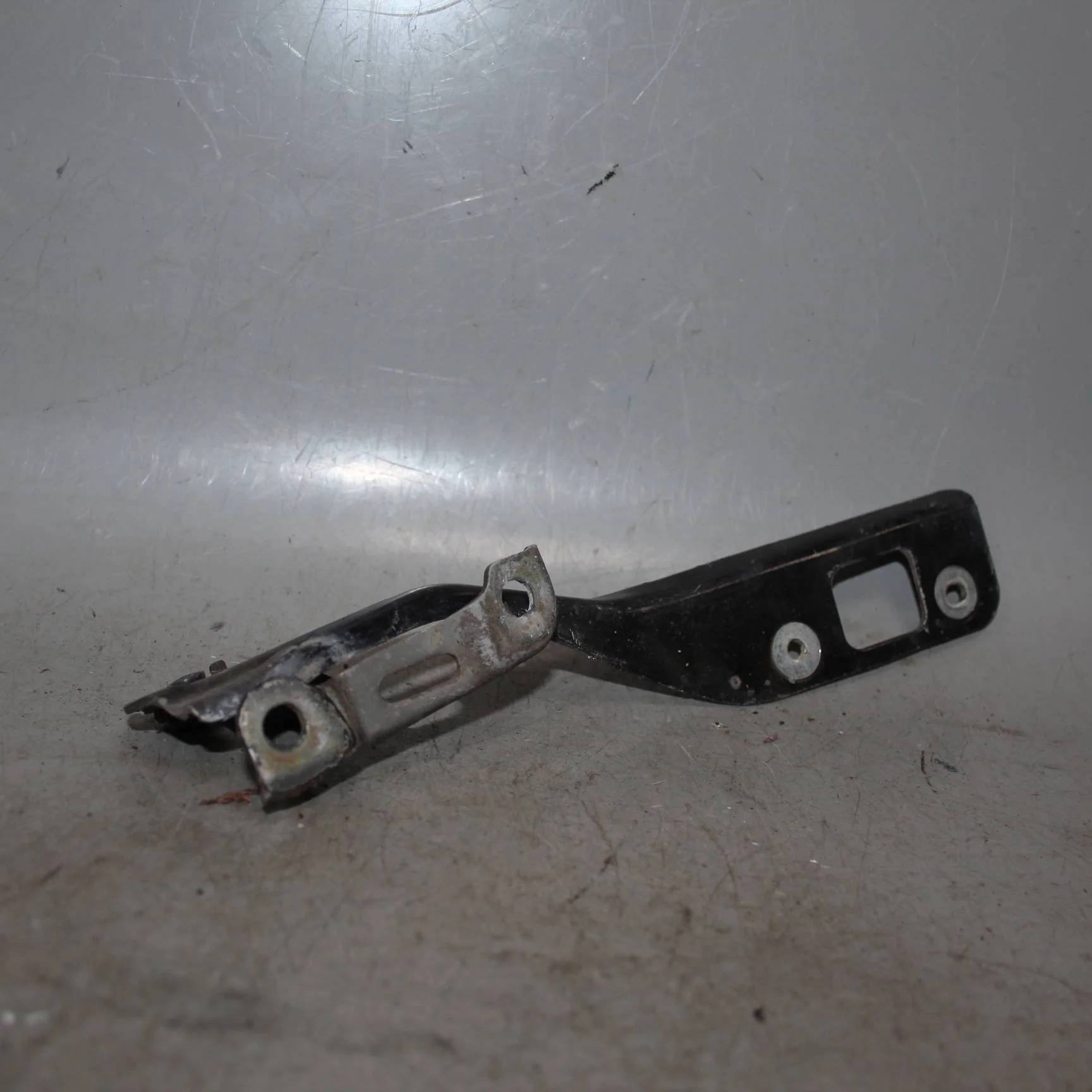 Петля капота правая HONDA Civic VIII (2005—2009)