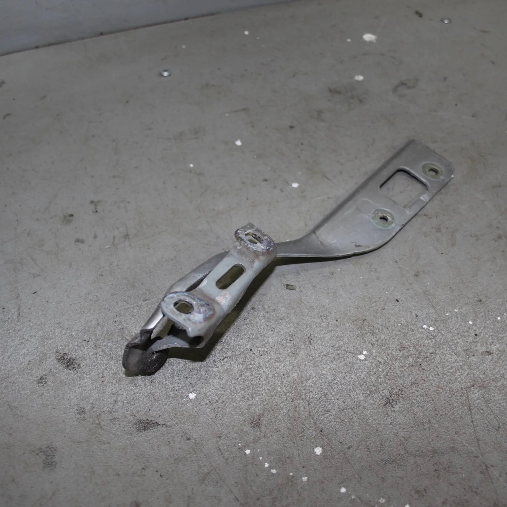 Петля капота правая HONDA Civic VIII (2005—2009)